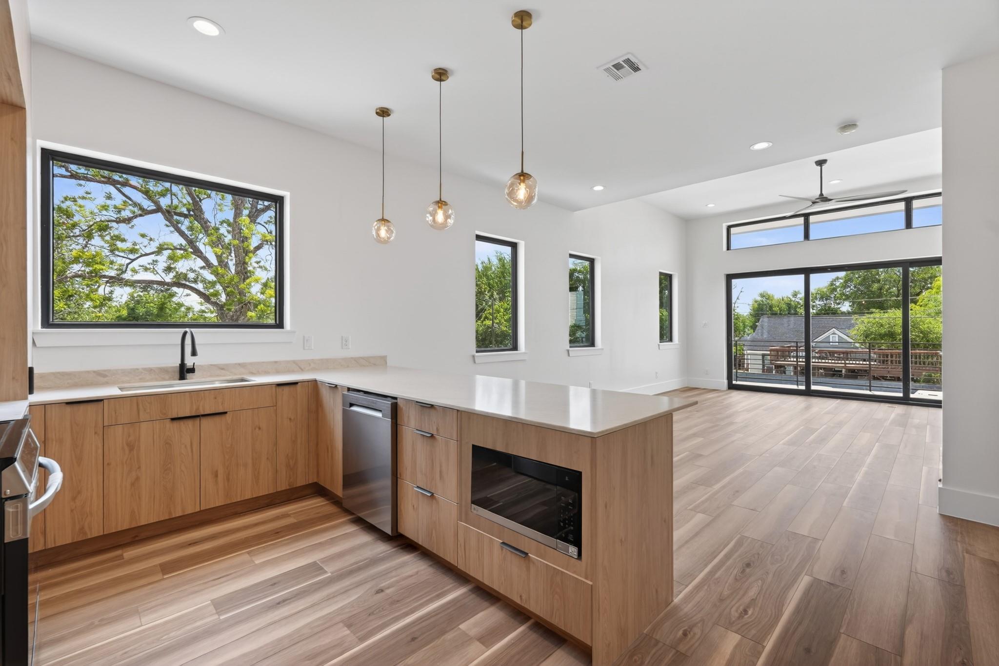 6822 Sidney Street #a — photo