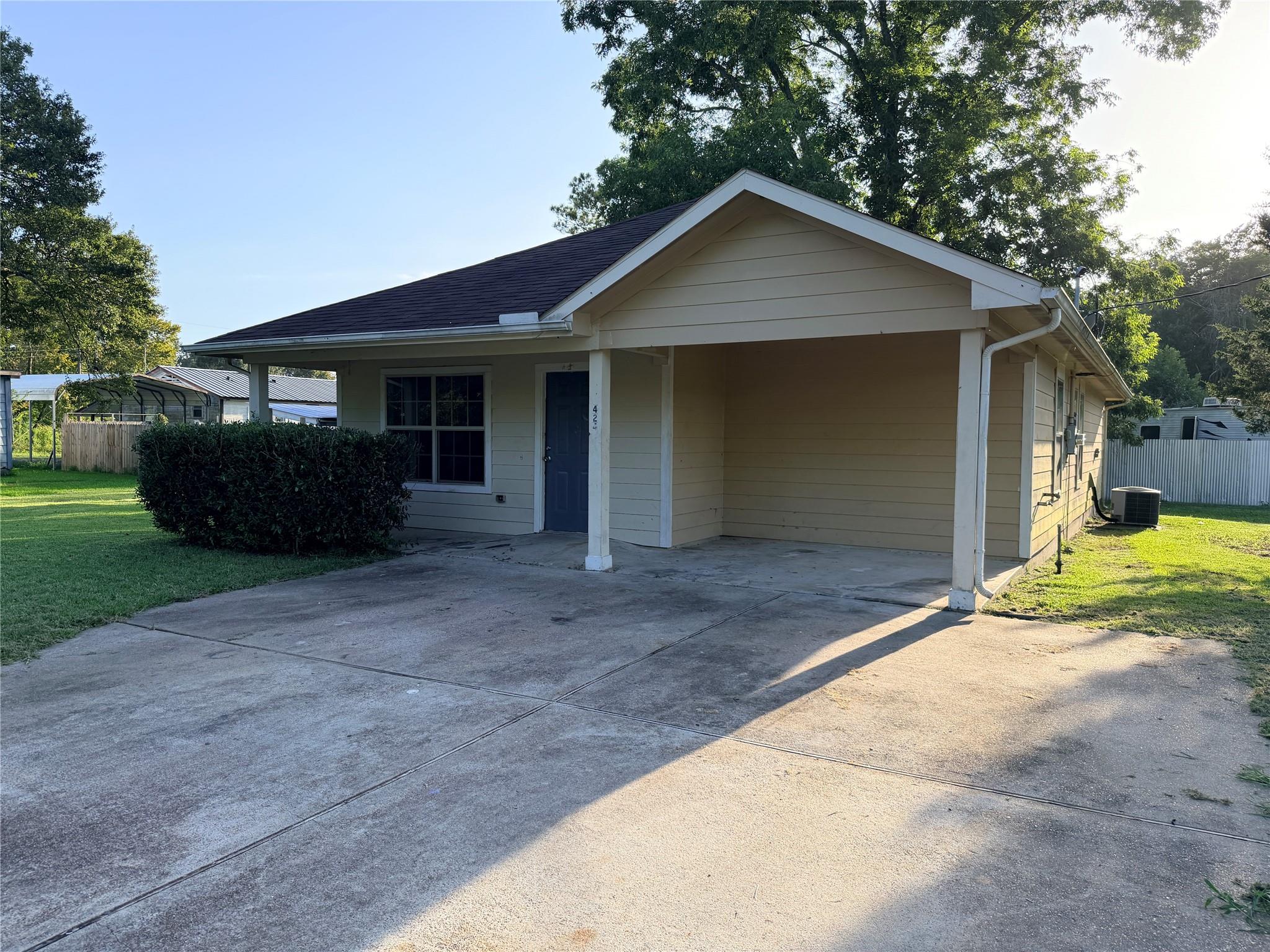 424 Baker Circle, Ames, TX 77575 — photo 2