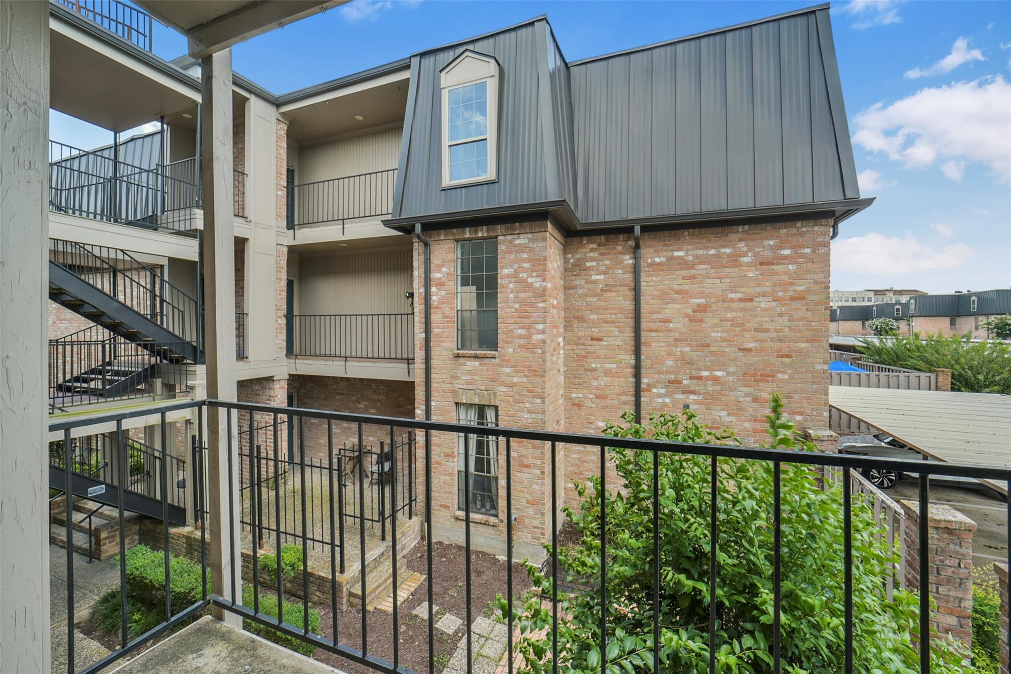 2400 N Braeswood Boulevard #213 — photo