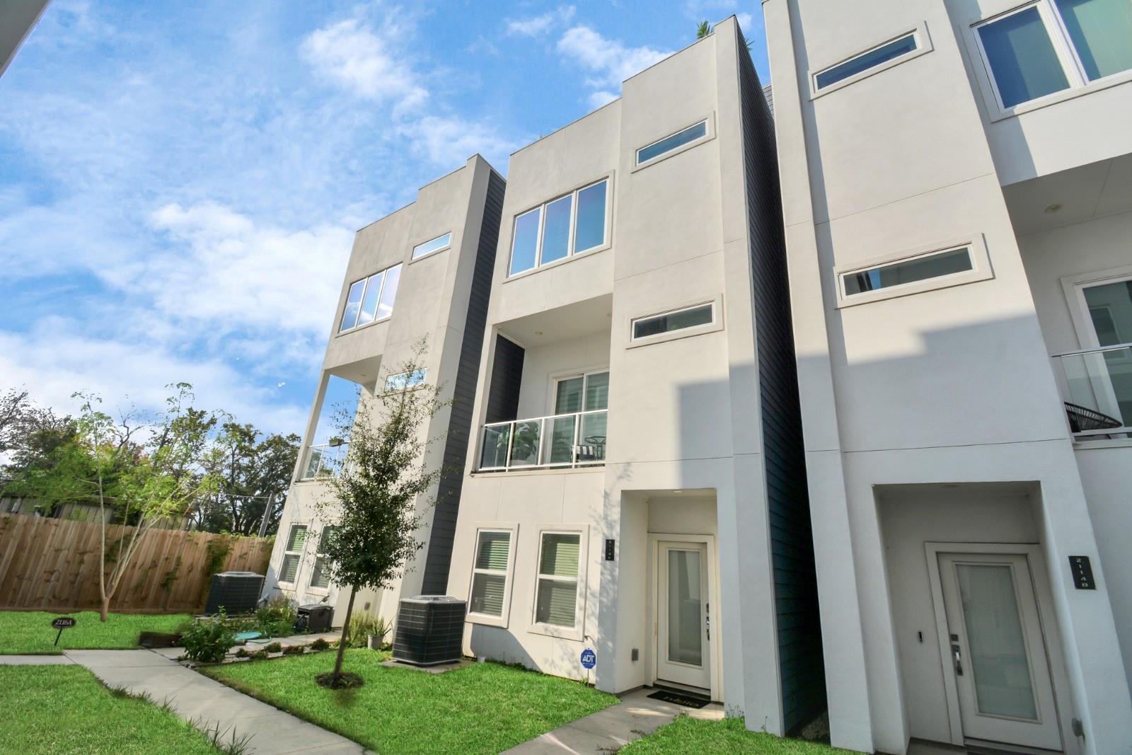 2114 Engelmohr St Unit C — photo