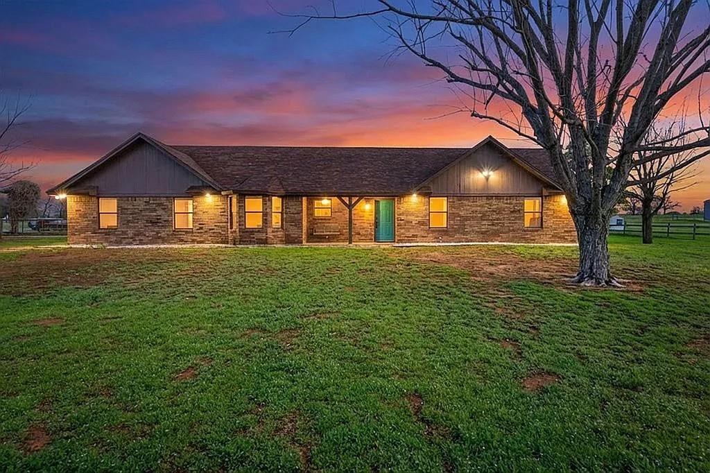 100 Green Meadows Circle — photo