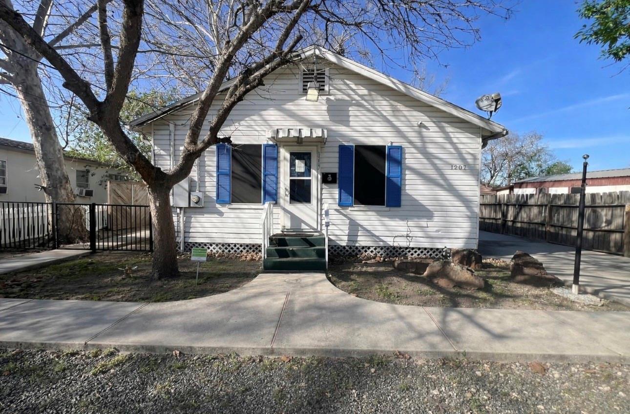 1207 W Ferguson Street — photo