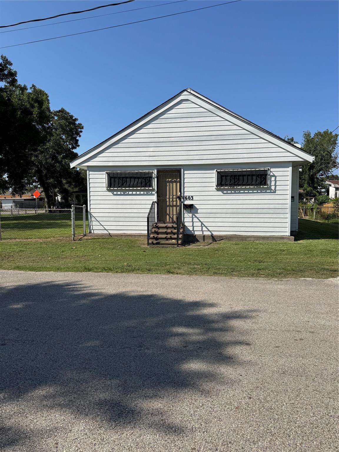 1603 Campbell Street — photo