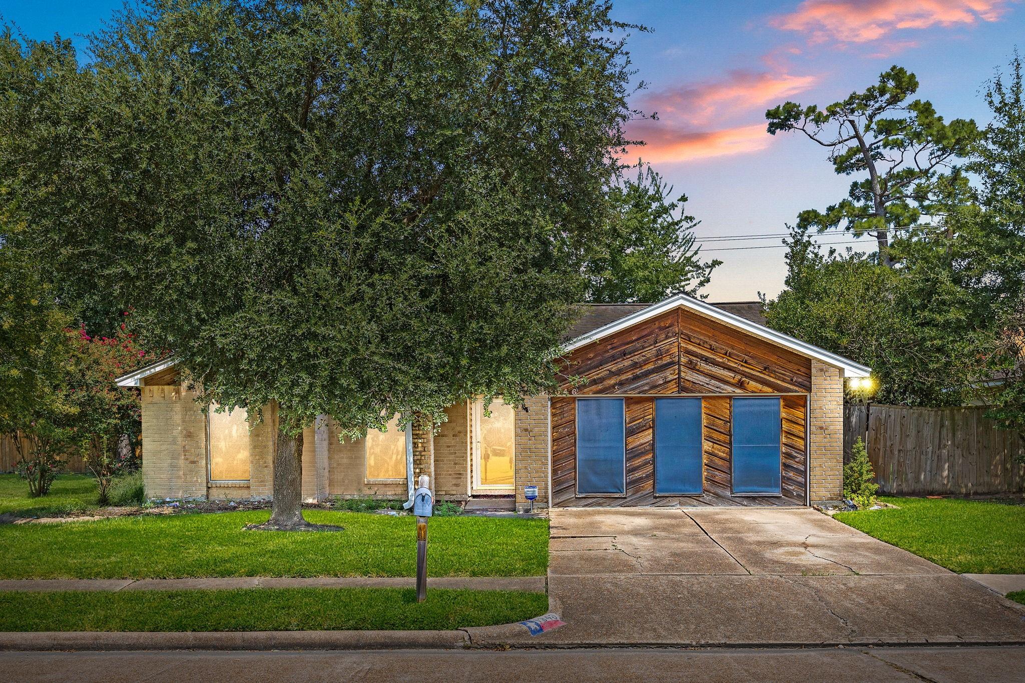 1346 Castle Glen Drive — photo