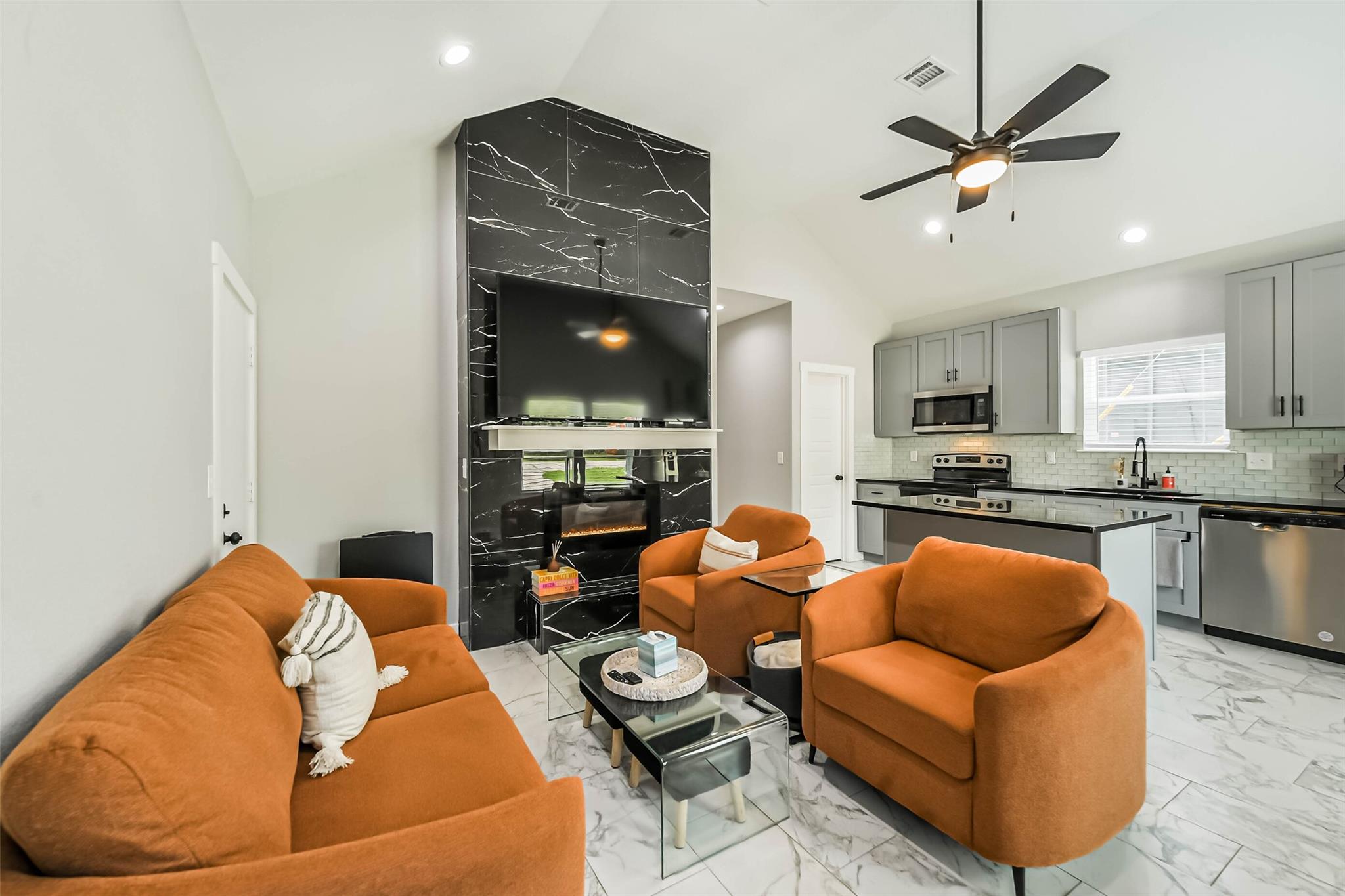 16518 Eastchase — photo