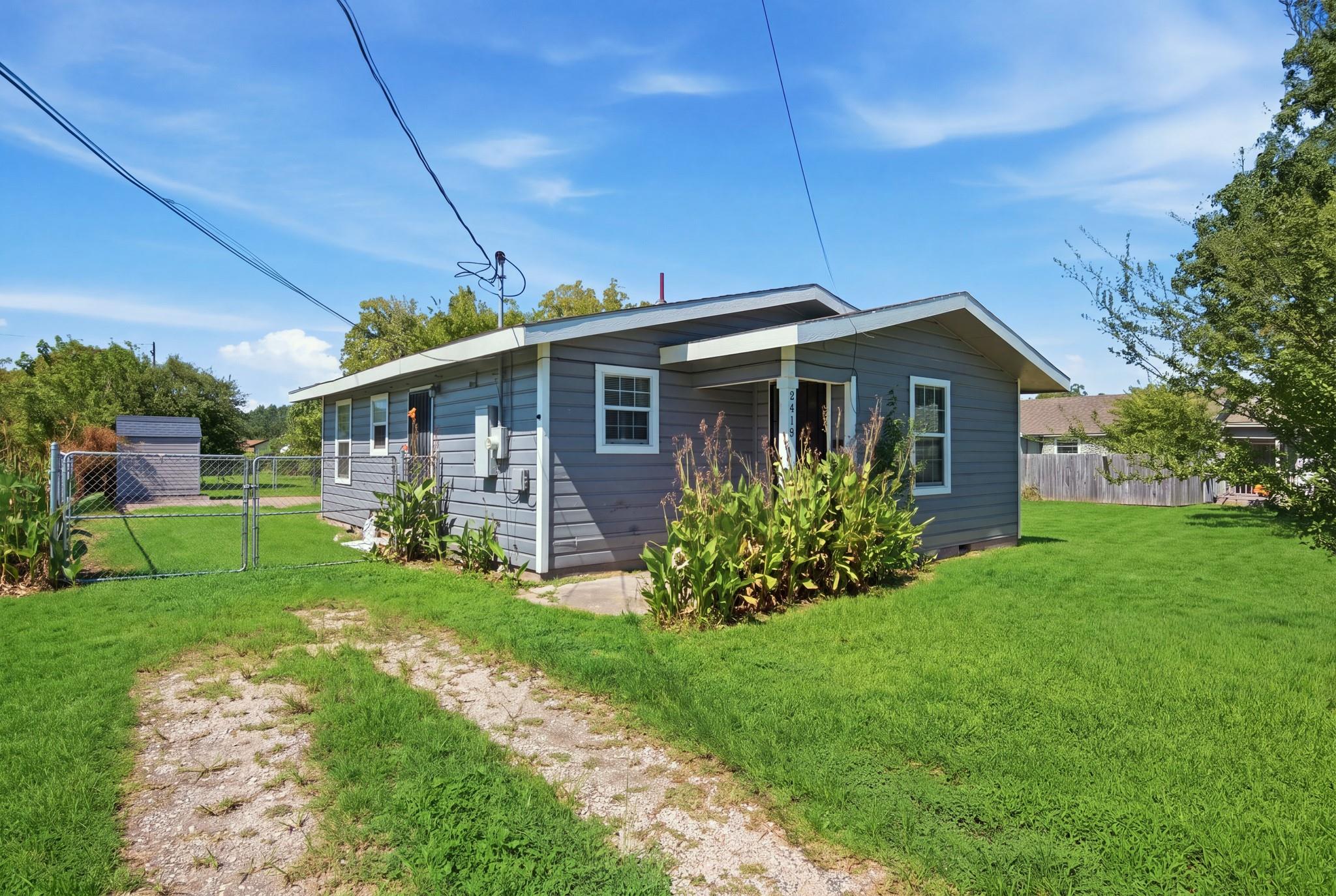 5414 Evelyn Street — photo