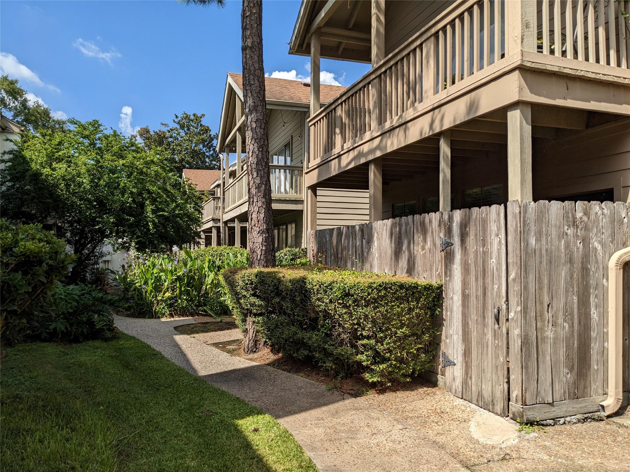 2100 Tanglewilde Street #241 — photo