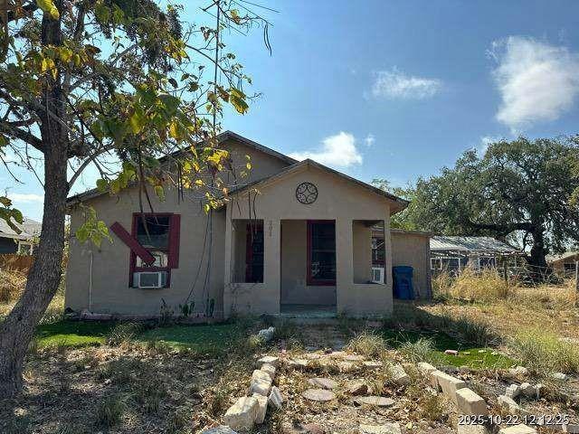 808 Bowen Street — photo