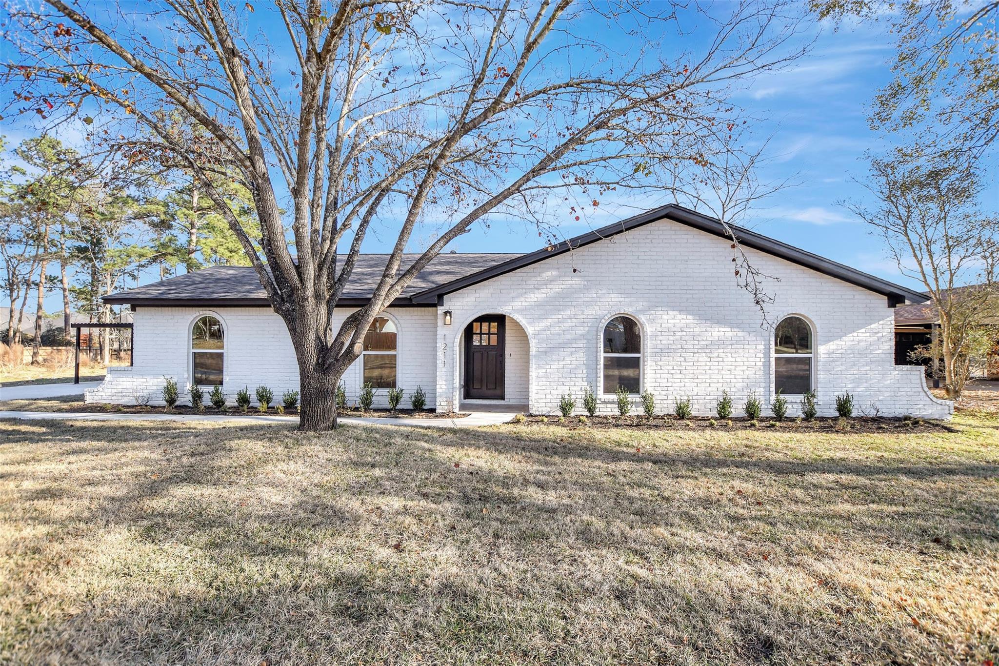 1211 Mere Drive — photo