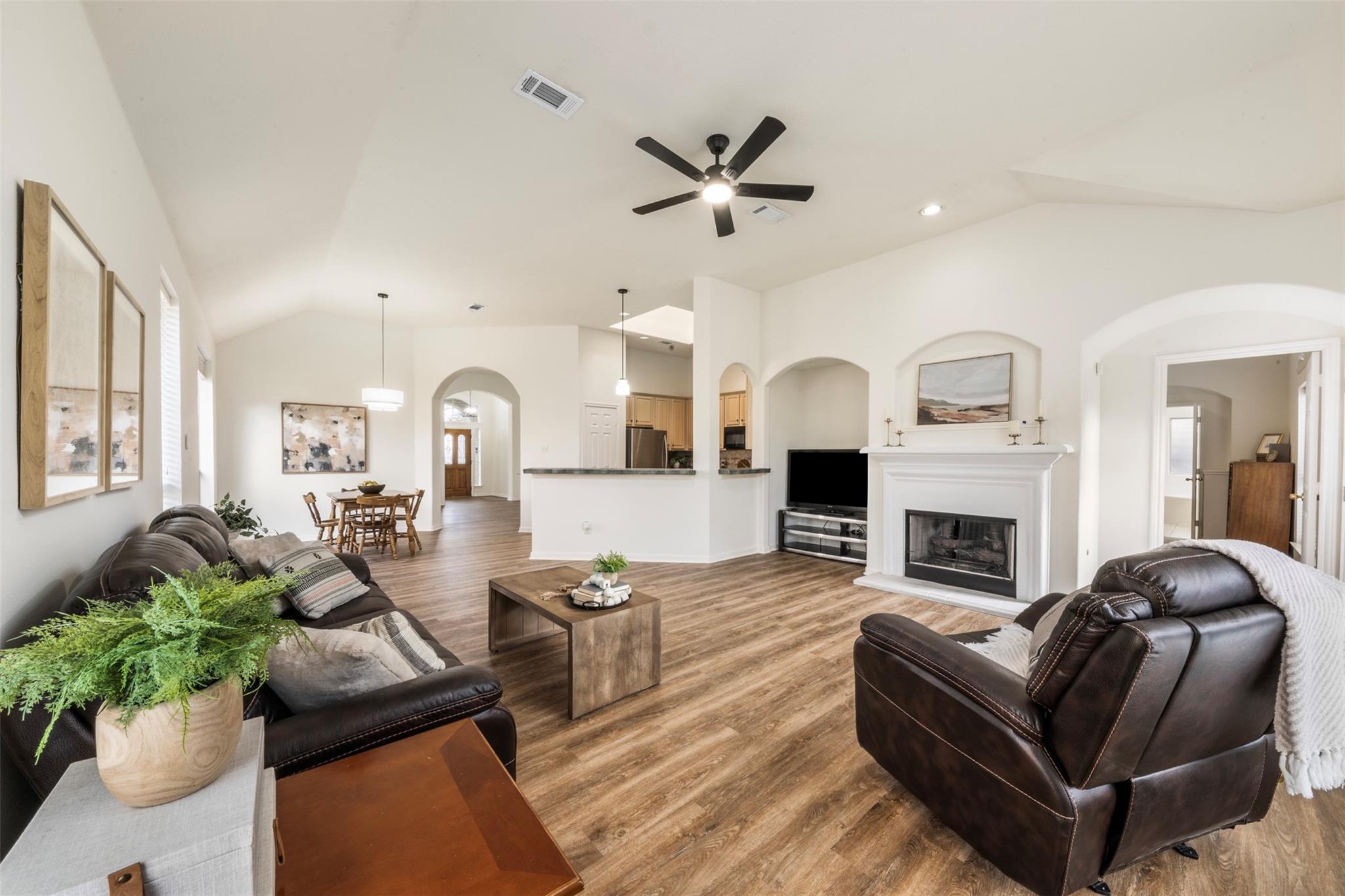 9211 Memorial Hills Drive — photo