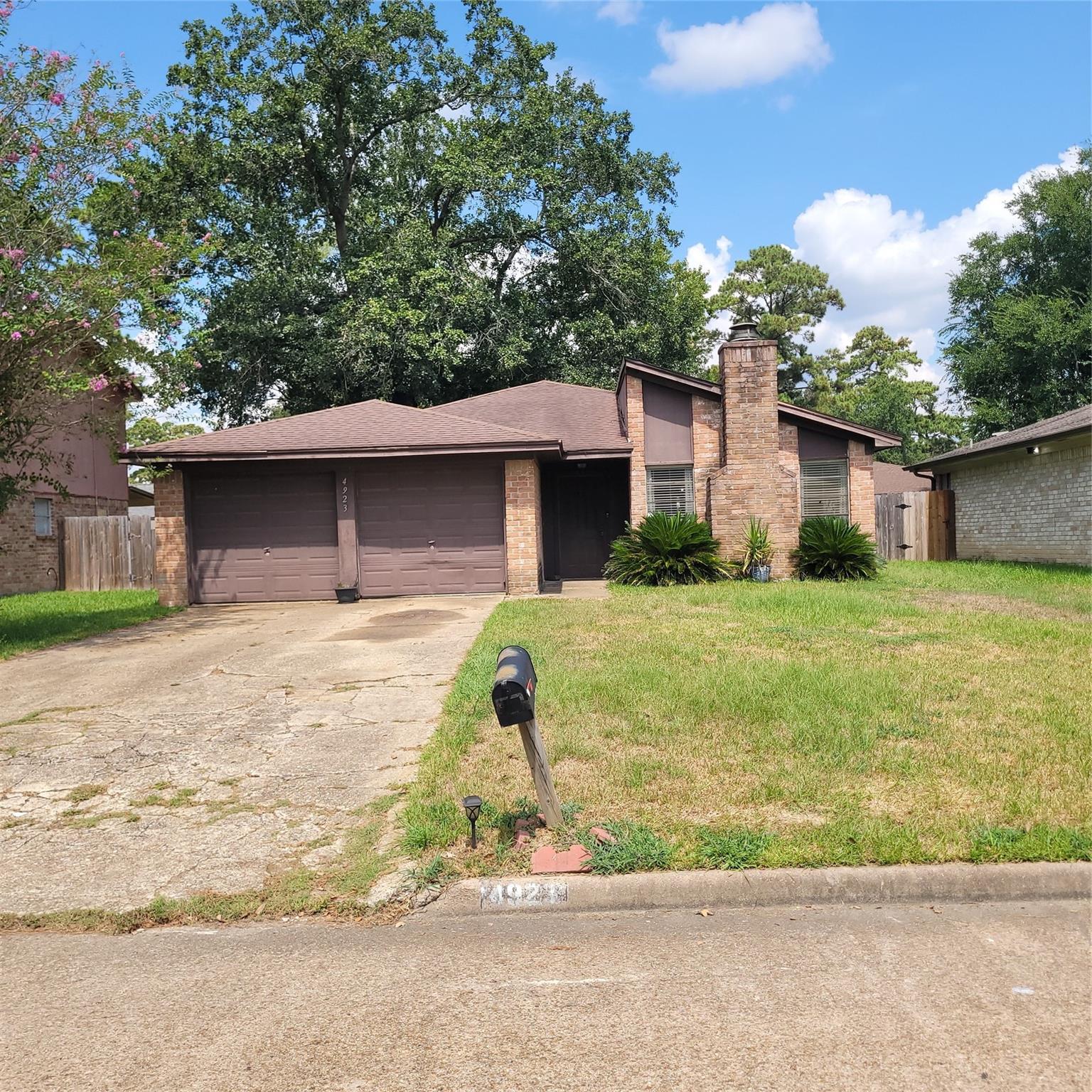 4923 Fitzwater Drive — photo