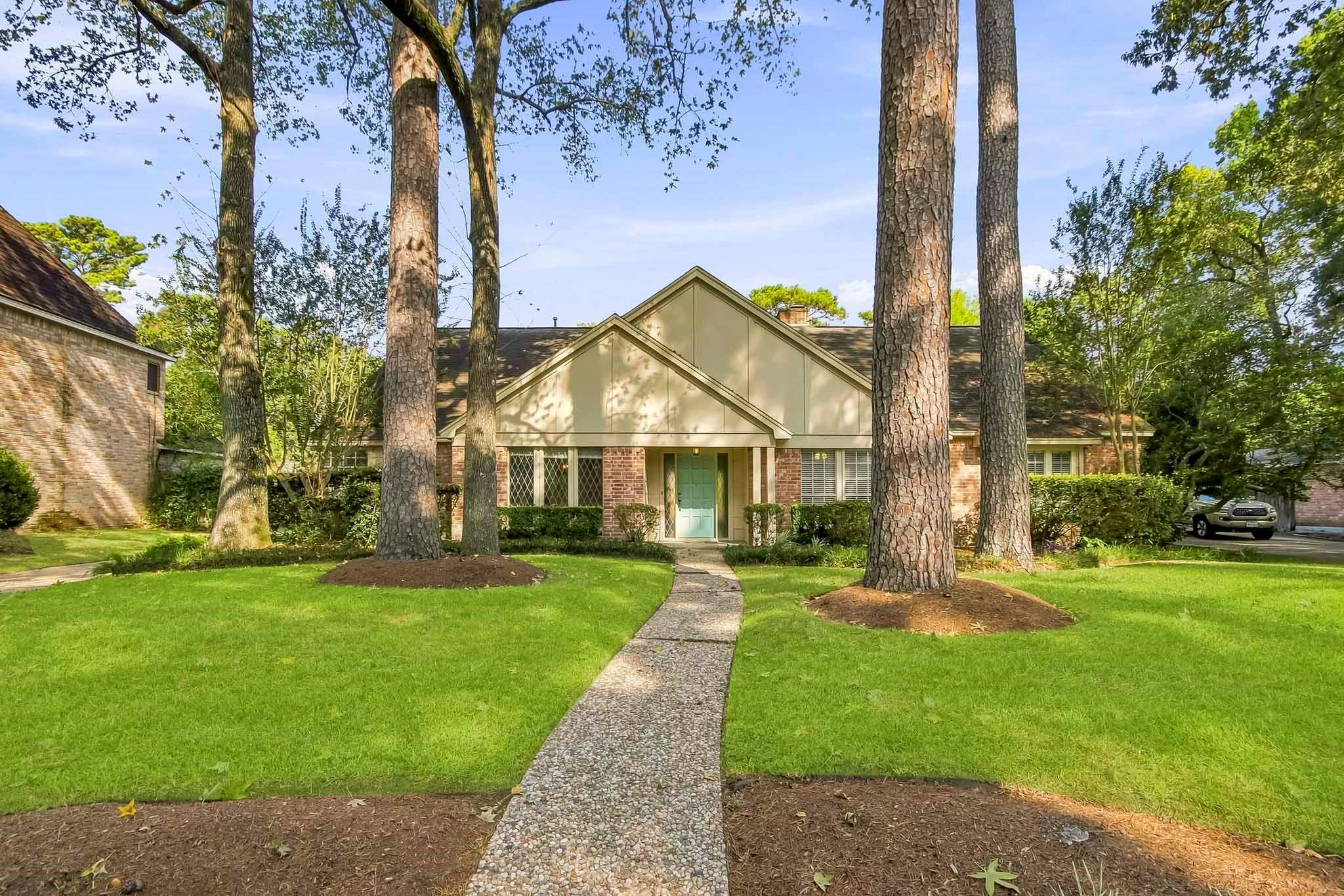 3519 Oak Lake Drive — photo