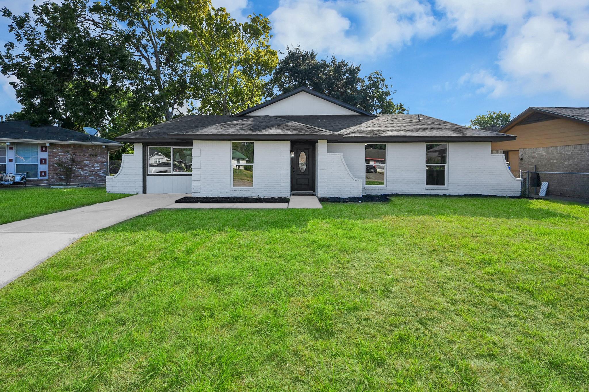 8610 Ardley Circle — photo