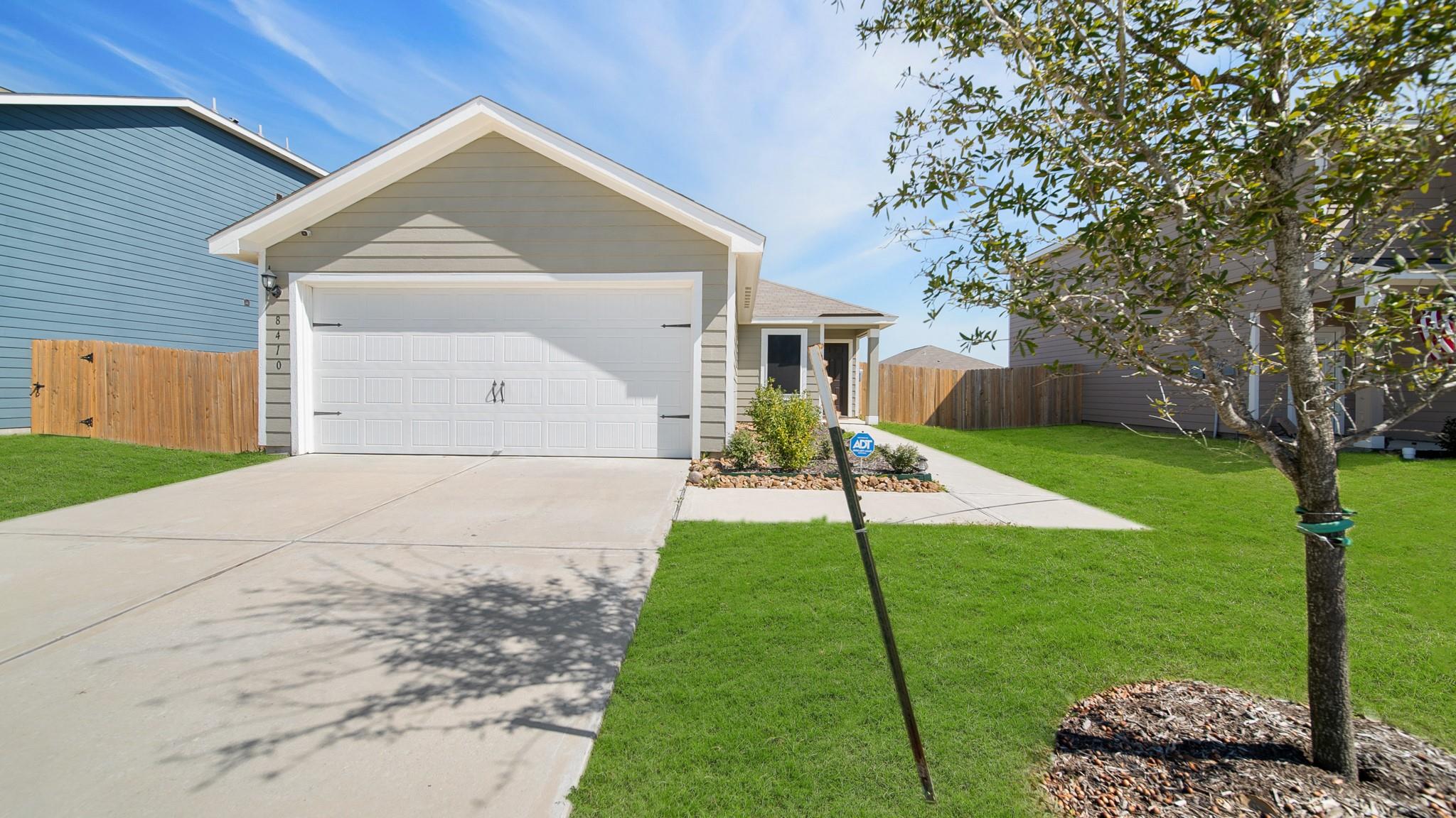 8410 Bermuda Blue Road — photo