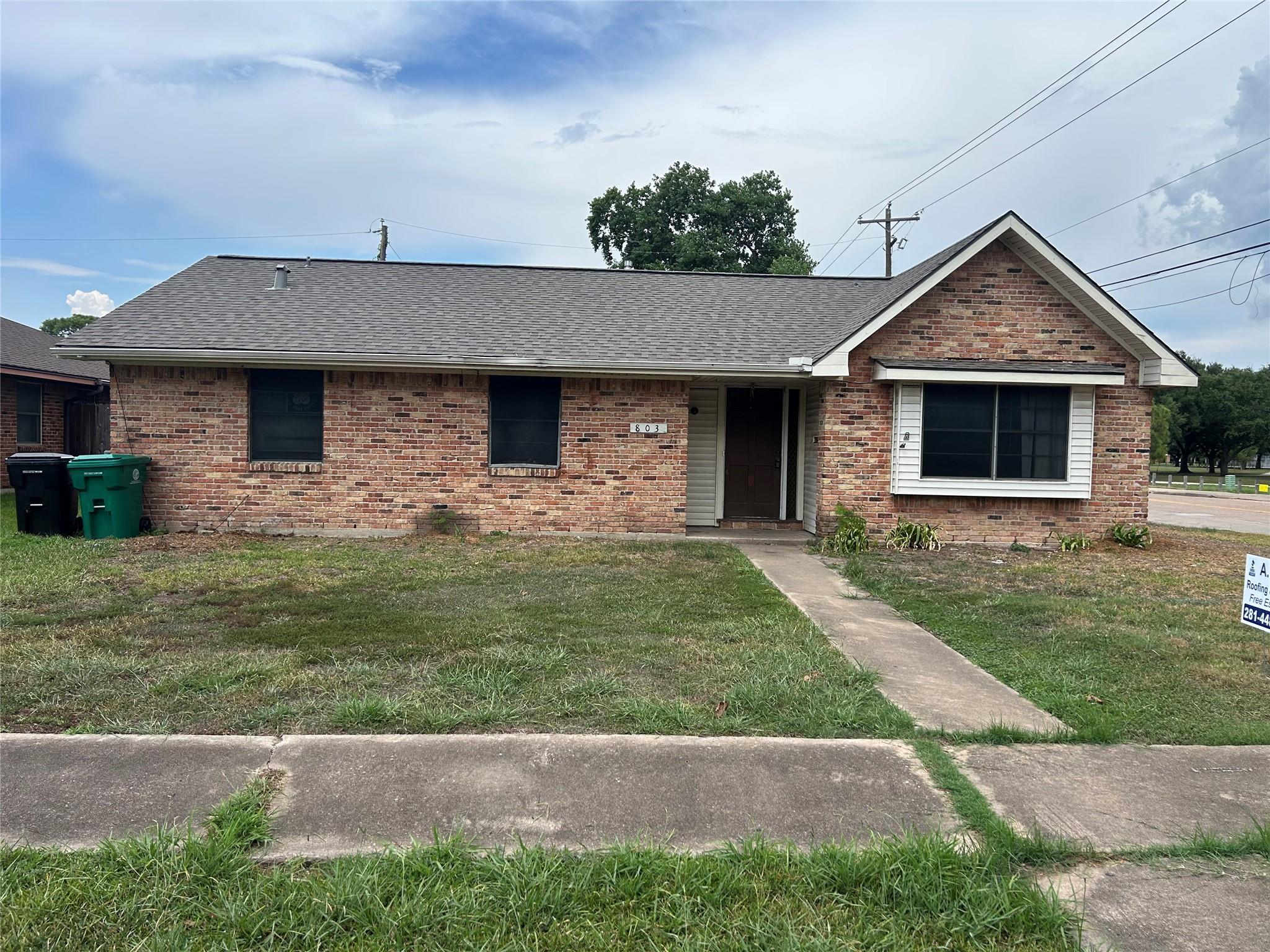 803 Shawnee Street — photo