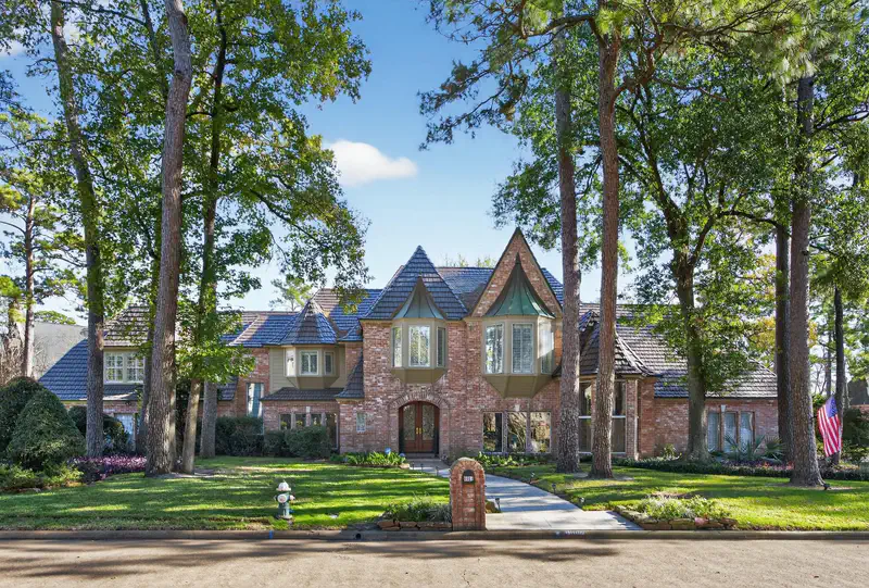 8807 Chelmsford Lane — photo