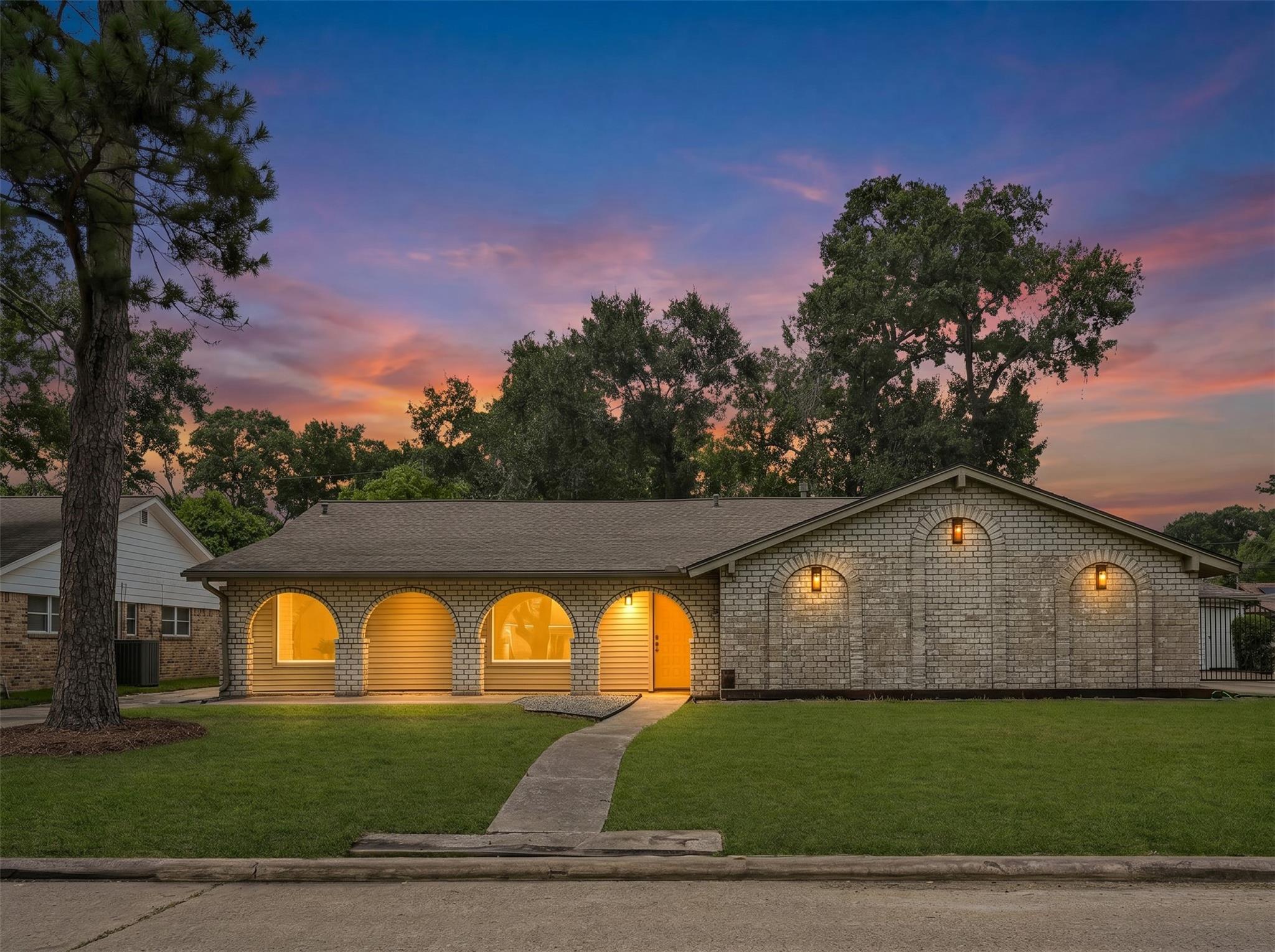 11306 Valley Spring Drive — photo