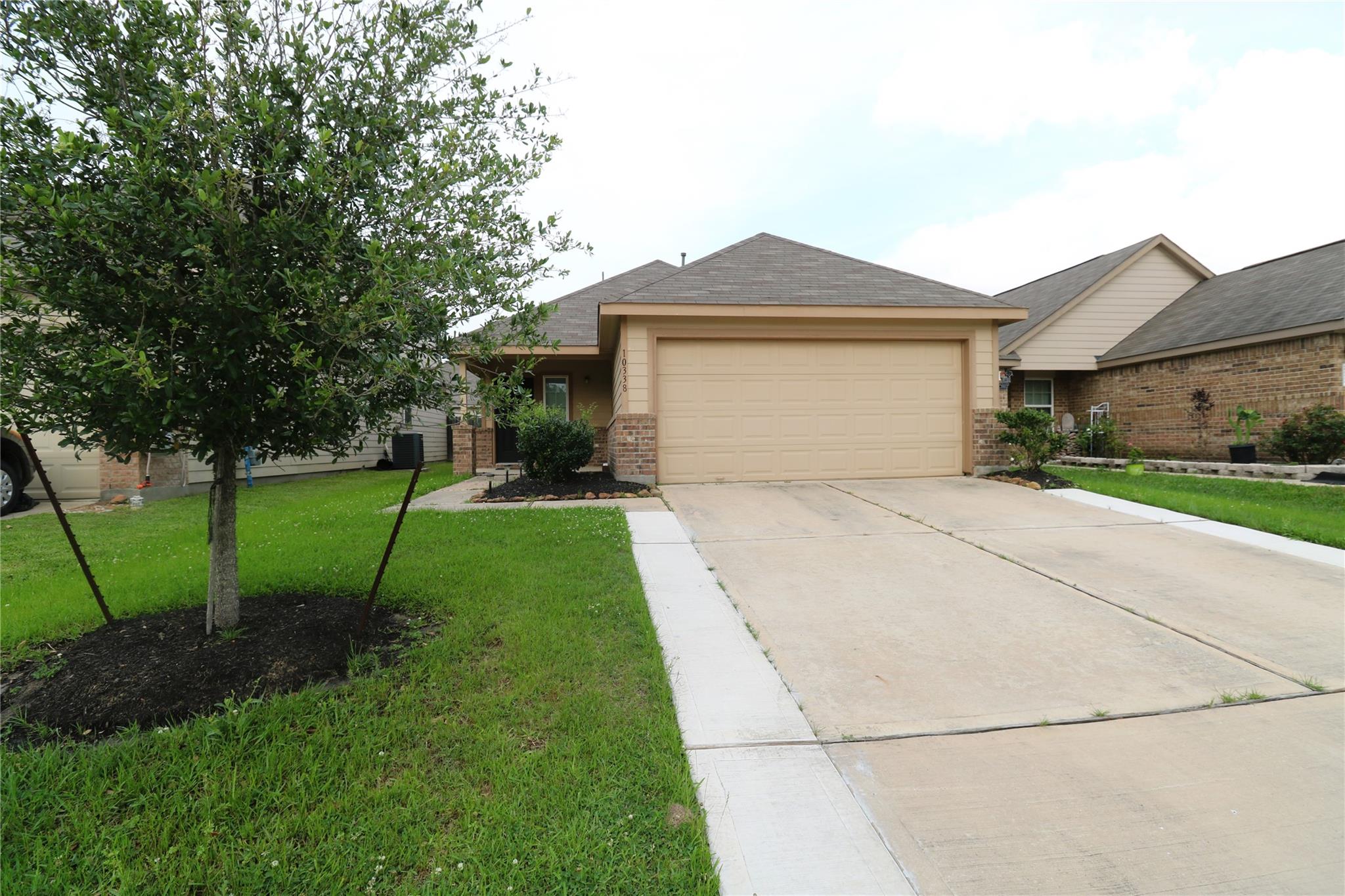 10338 Douglas Fir Villa Avenue — photo