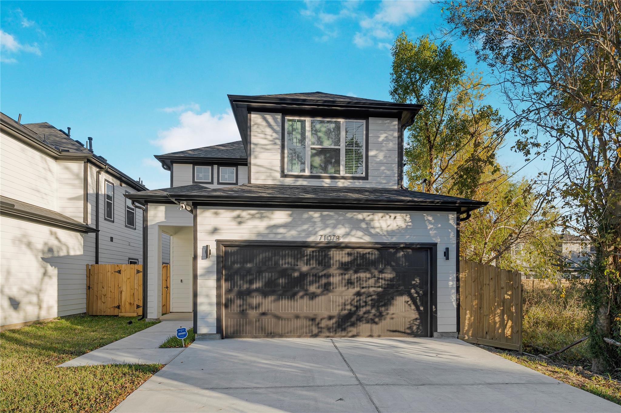 7107 Foster Street #B — photo