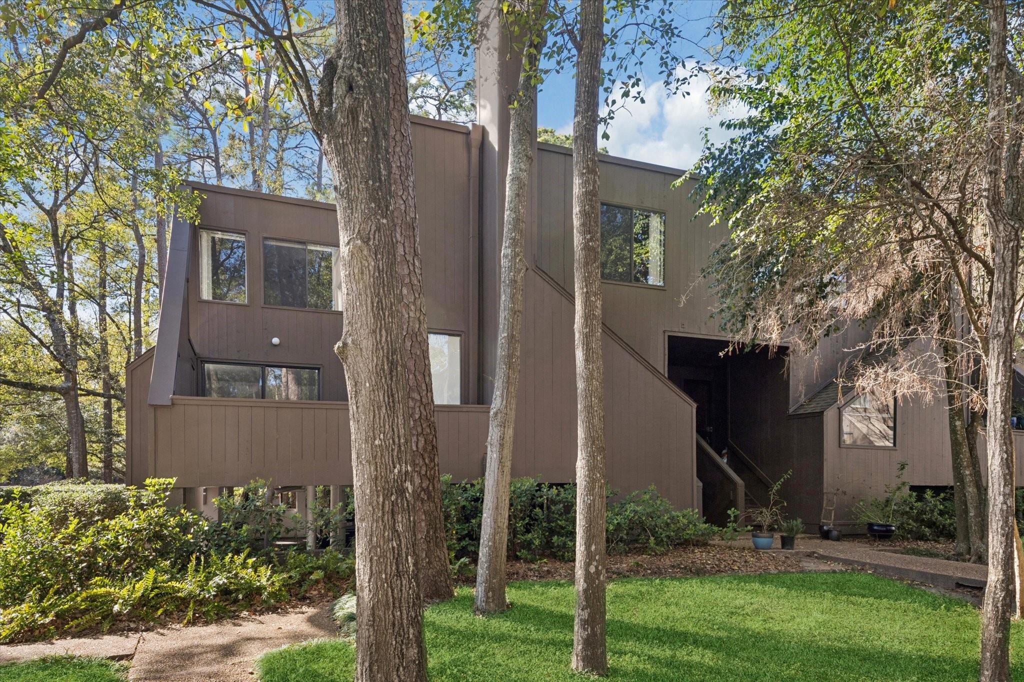 225 Litchfield Lane — photo