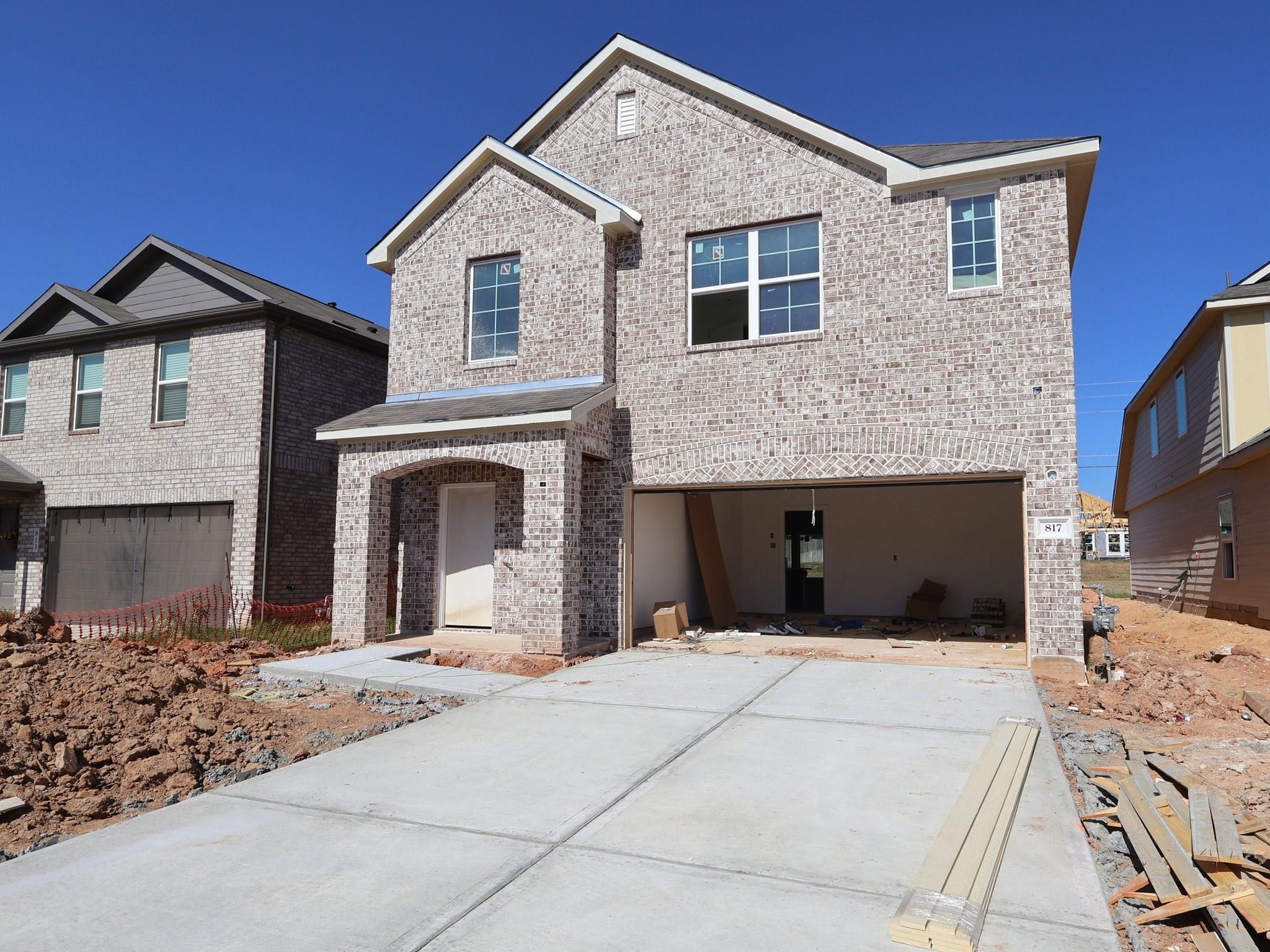 817 Village Brook Drive — photo