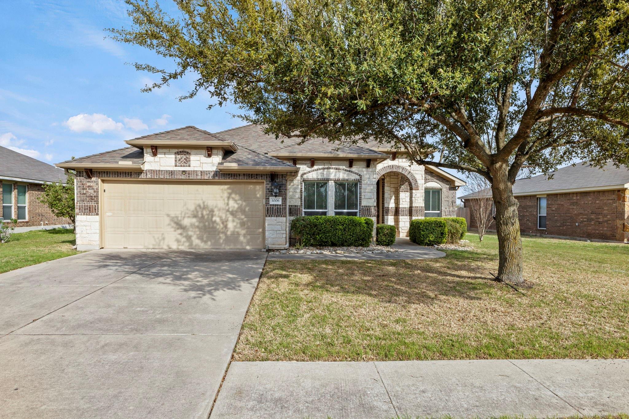 1006 Blackman Court — photo