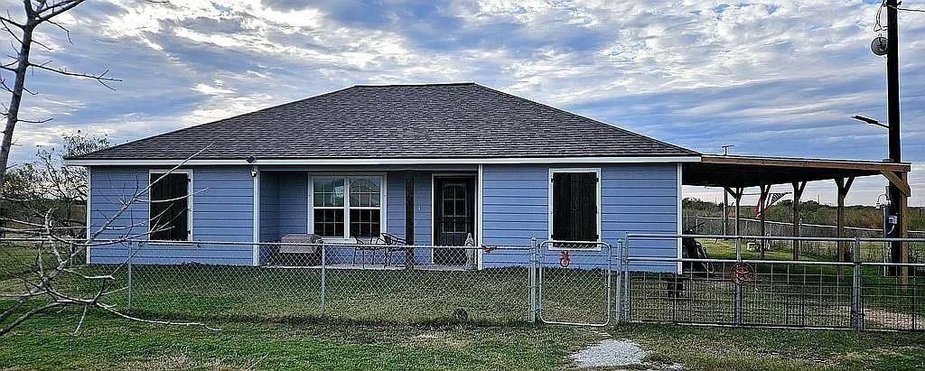 98 Dog Fish Drive — photo