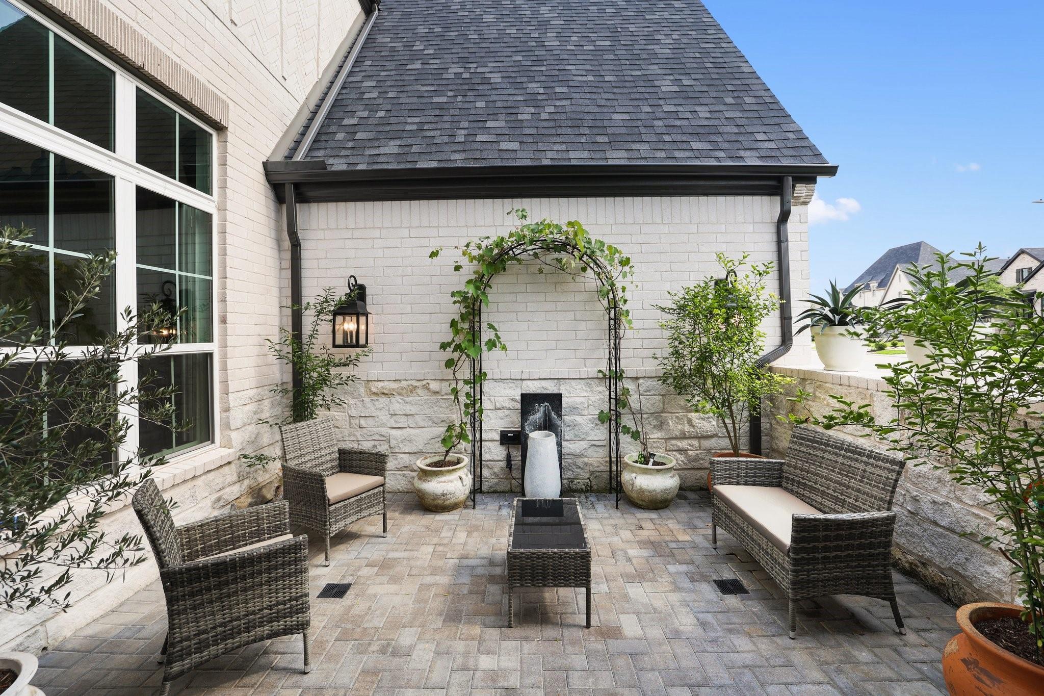 2514 Heritage Park Drive — photo