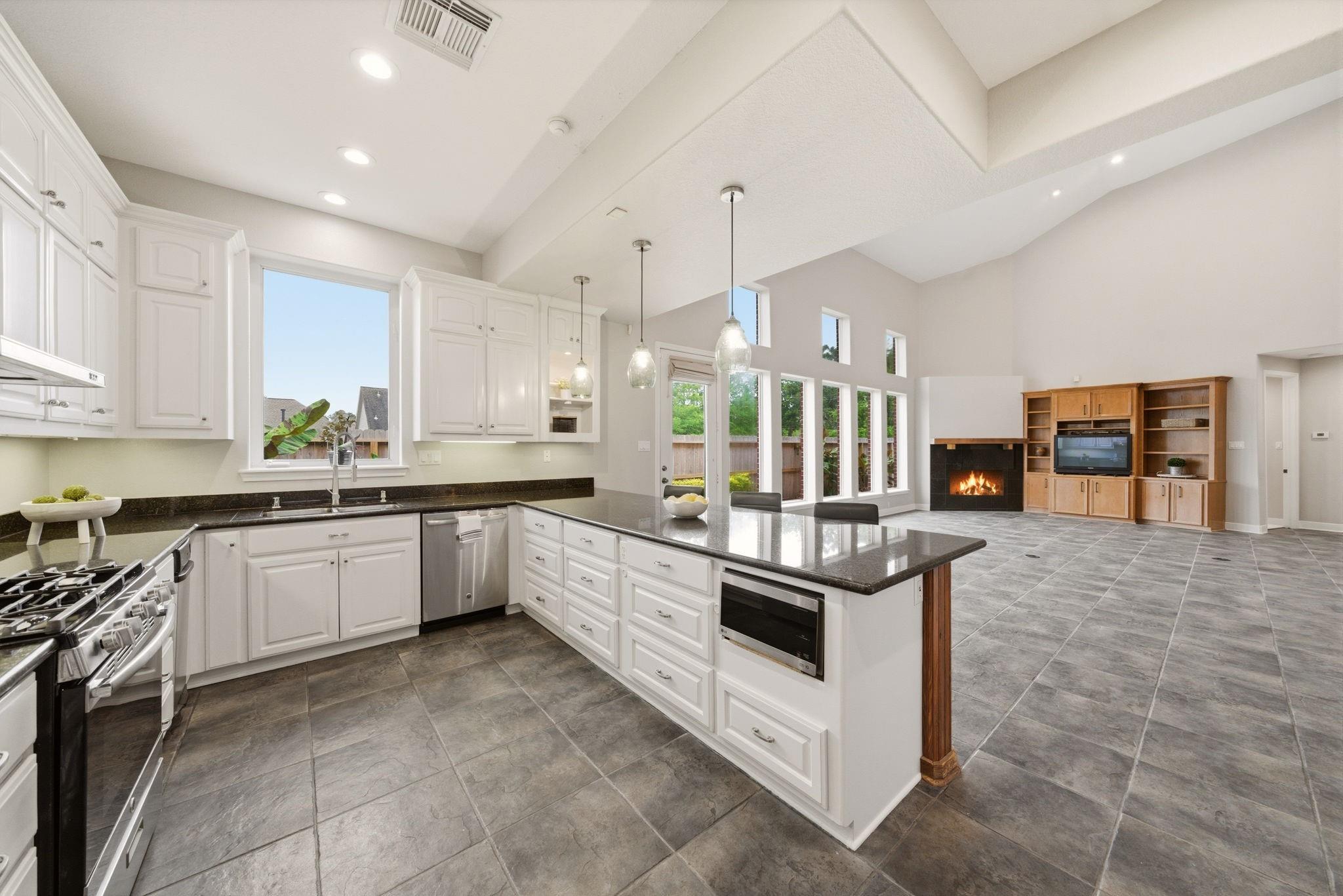 412 Live Oak Lane — photo