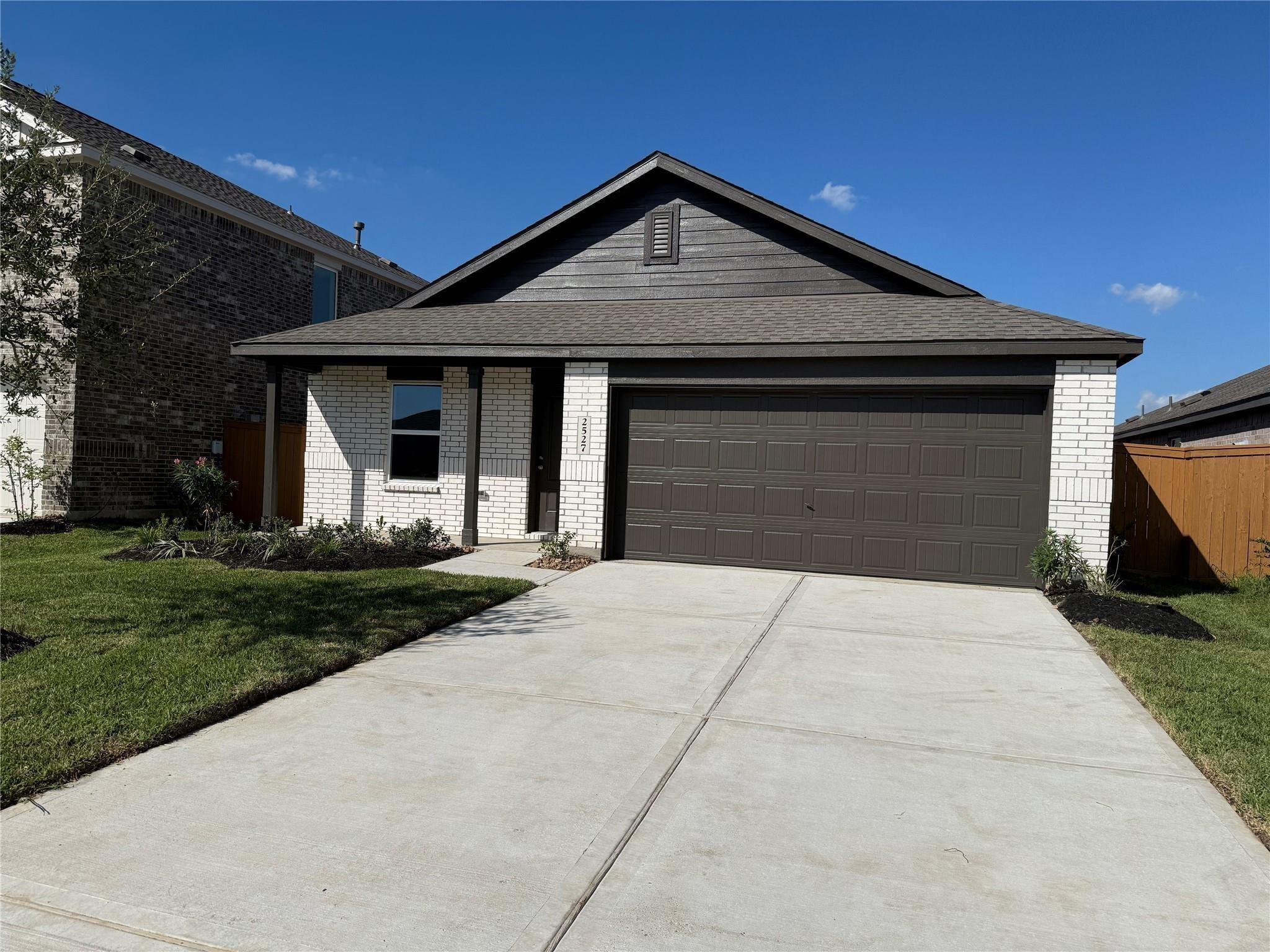 2527 Night Emerald Drive — photo