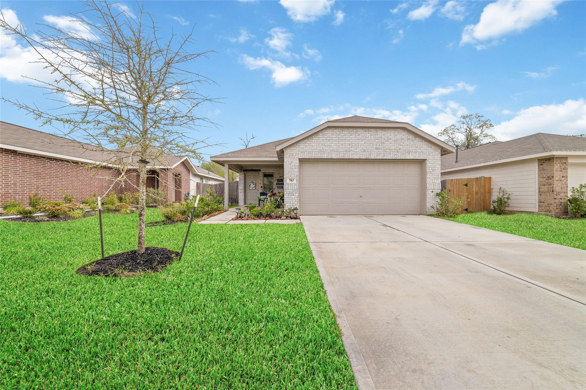 310 Riverwood Village Lane — photo