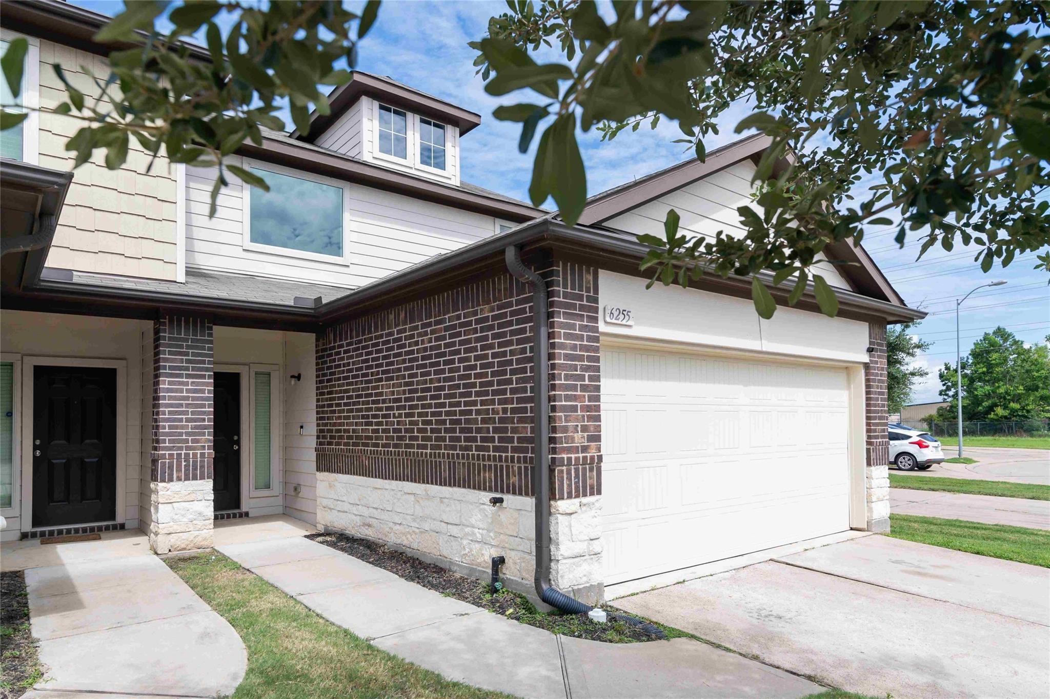 6255 Brenwood Circle — photo