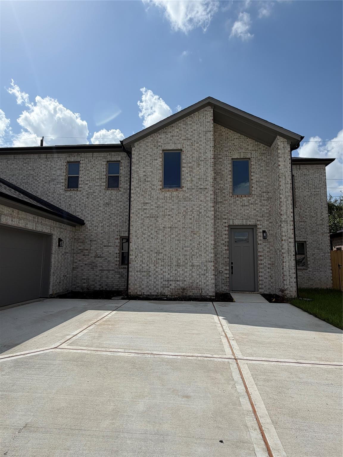 2619 Liguria Lane — photo