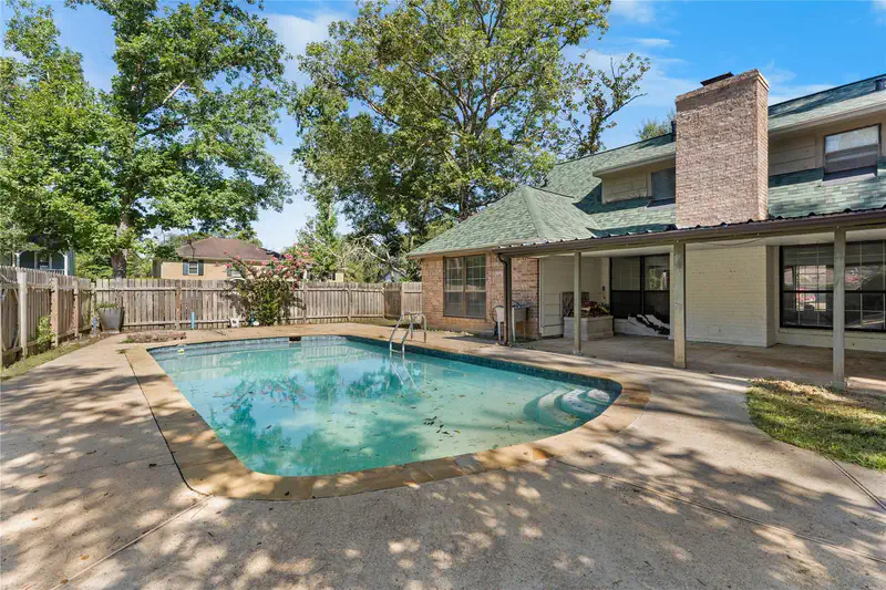 550 Gunston Court — photo
