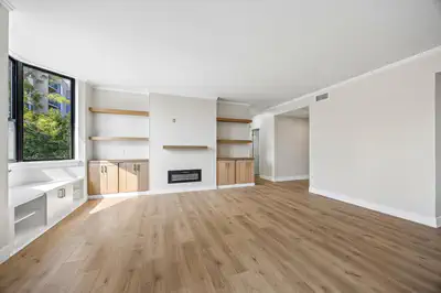 651 Bering Drive #402 — photo