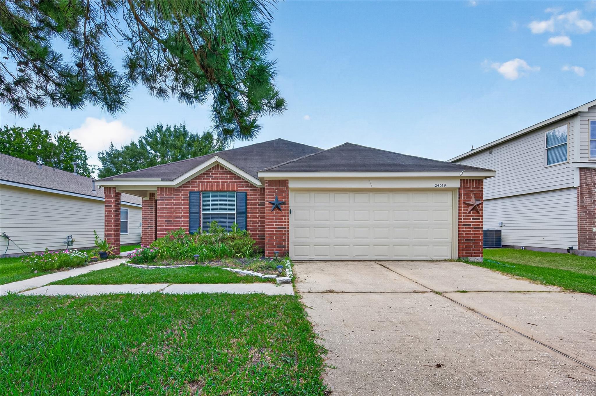 24019 Kingbriar Drive — photo