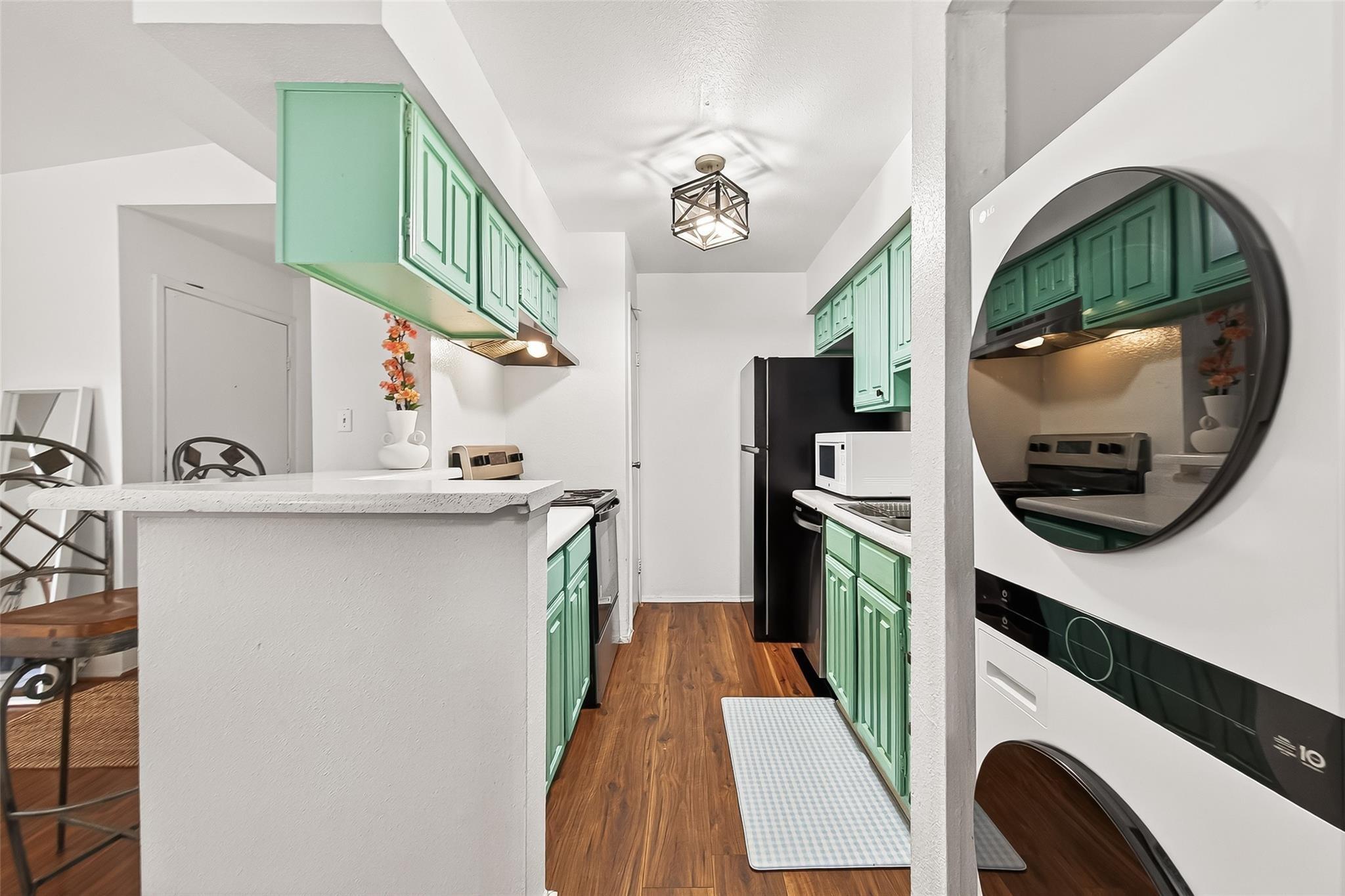 6001 Reims Road #908 — photo