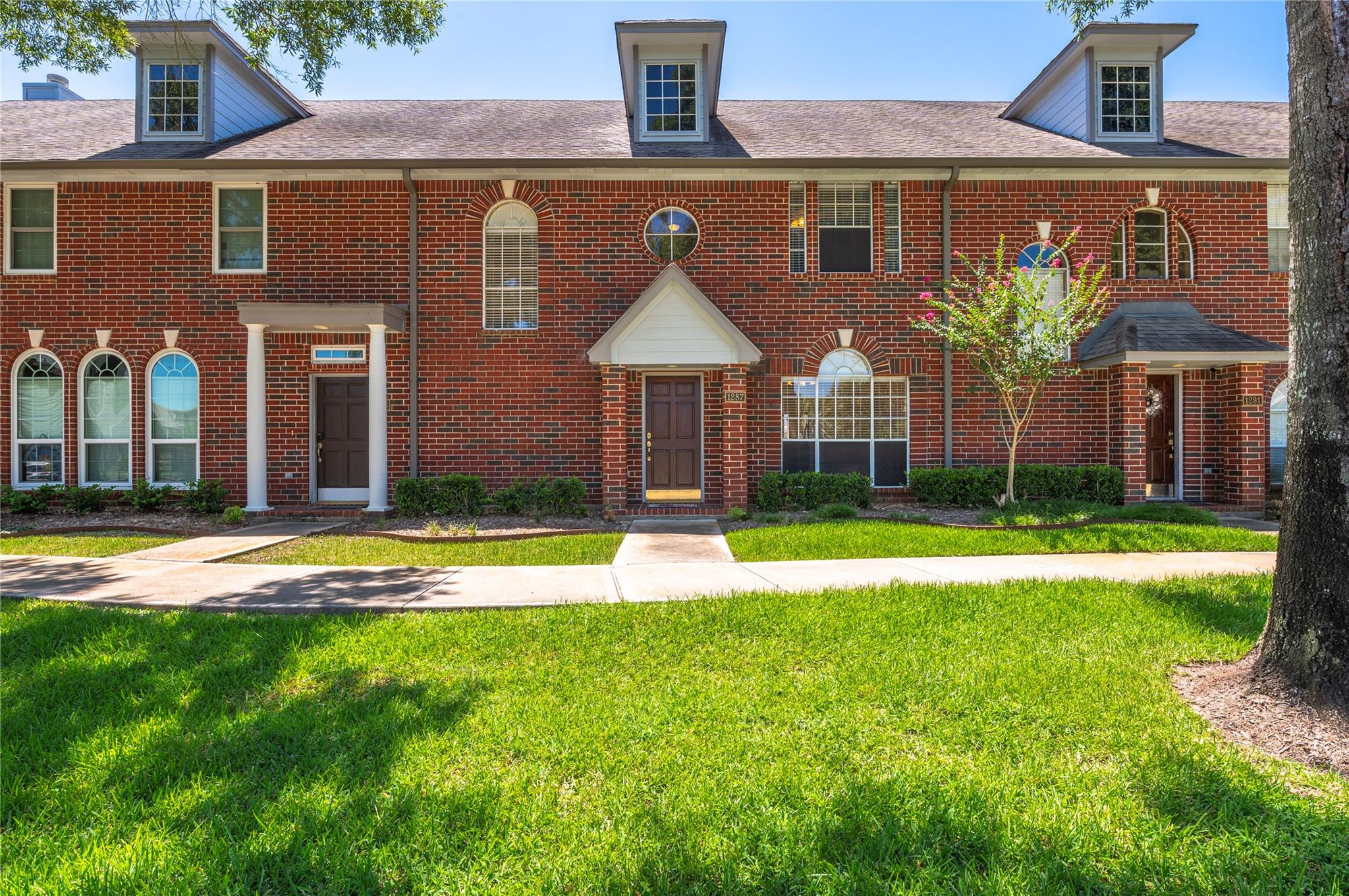 1287 El Camino Village Drive — photo