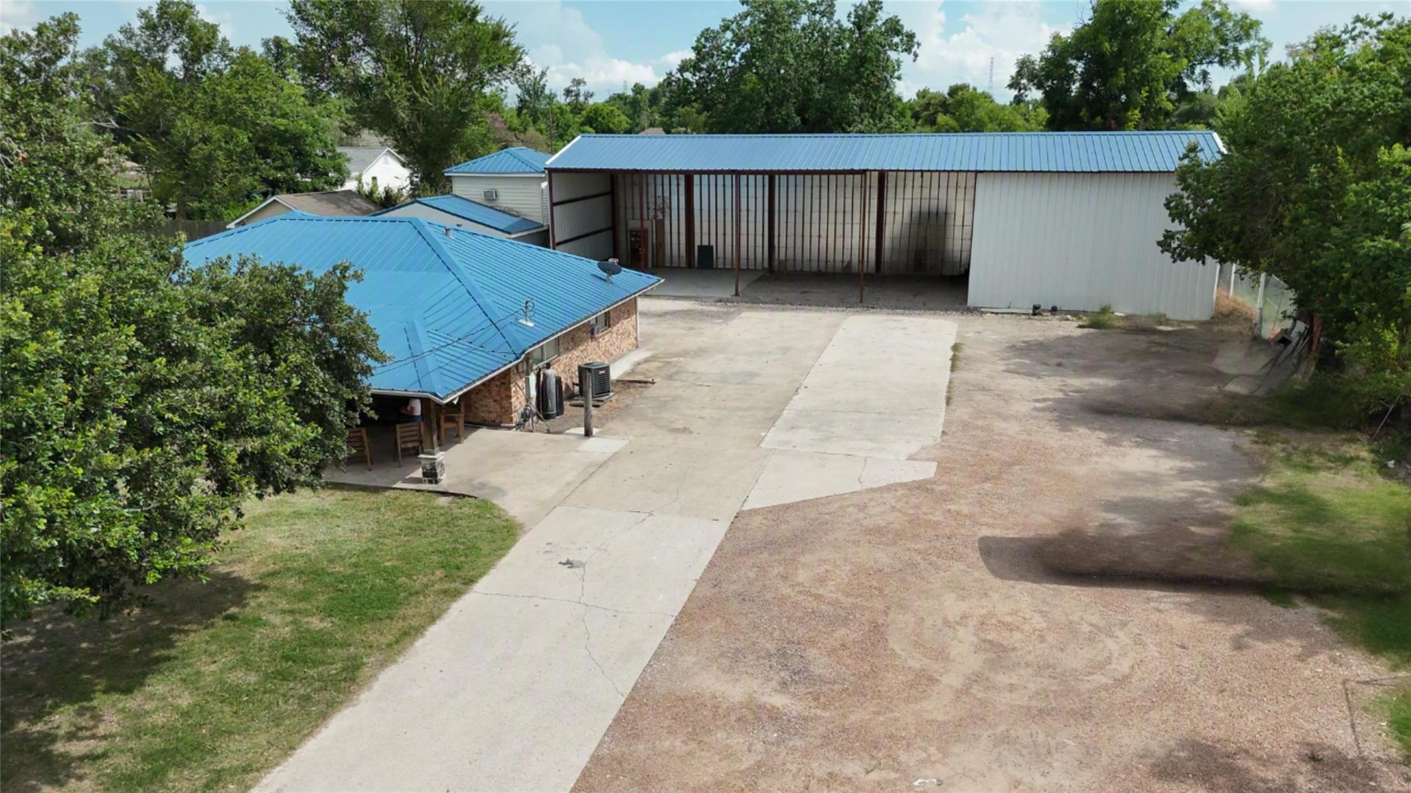 10810 Evangeline Drive — photo