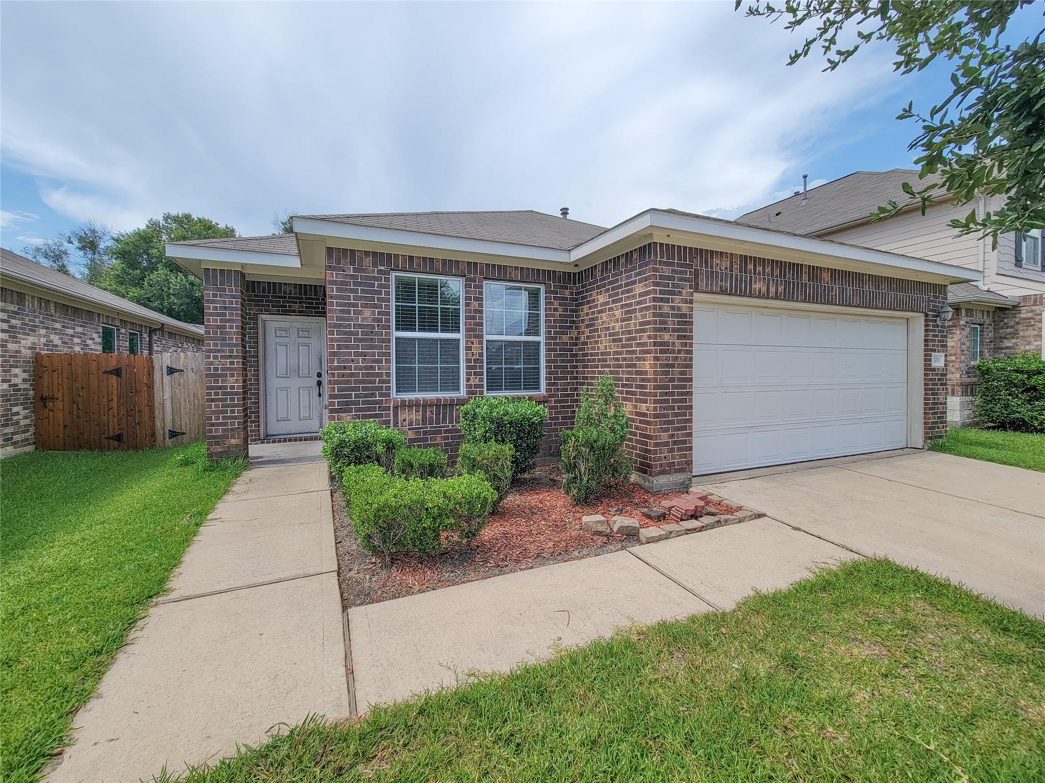 13711 Aragon Meadow Lane — photo