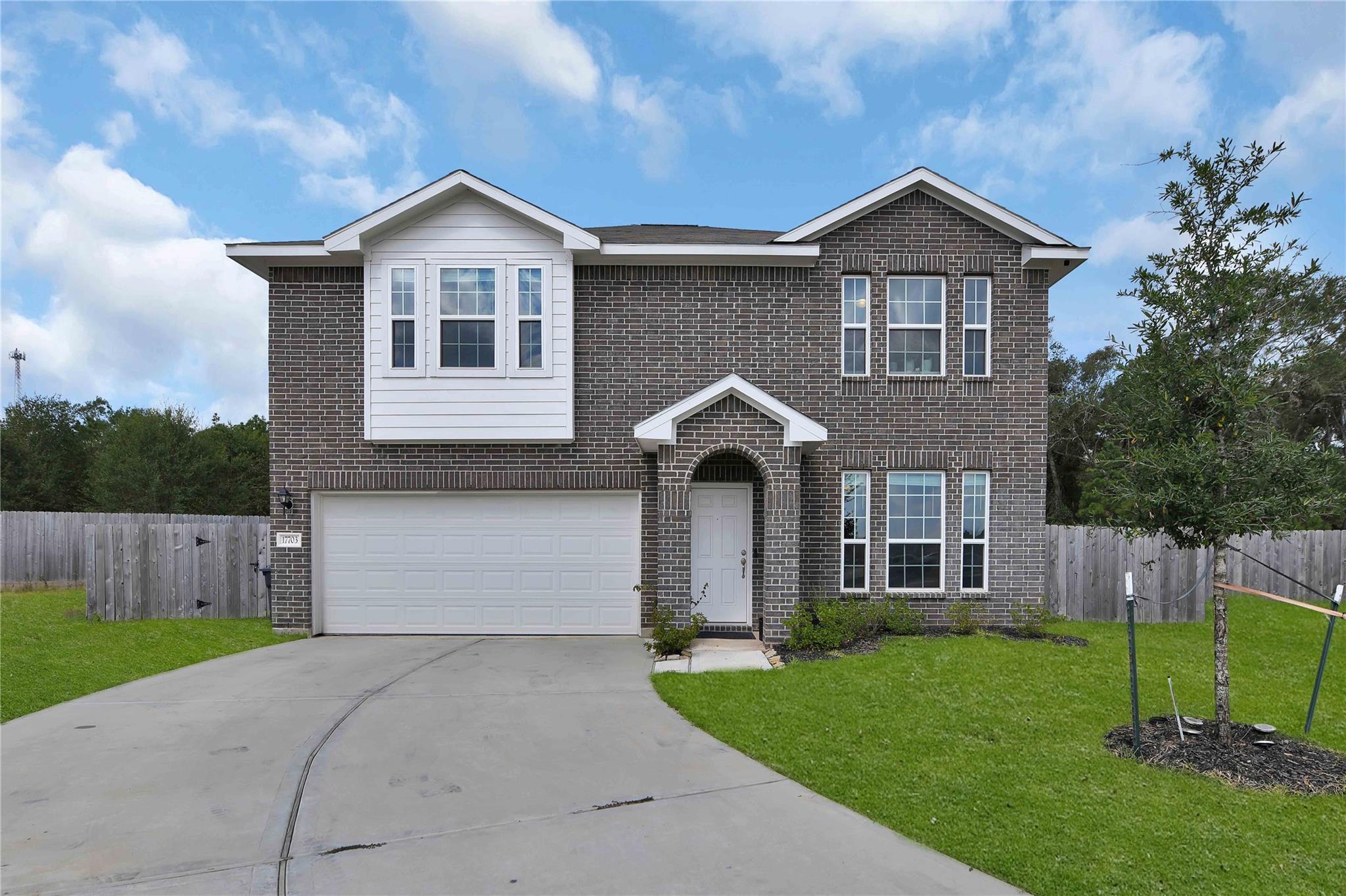 17703 Lion Heart Road — photo