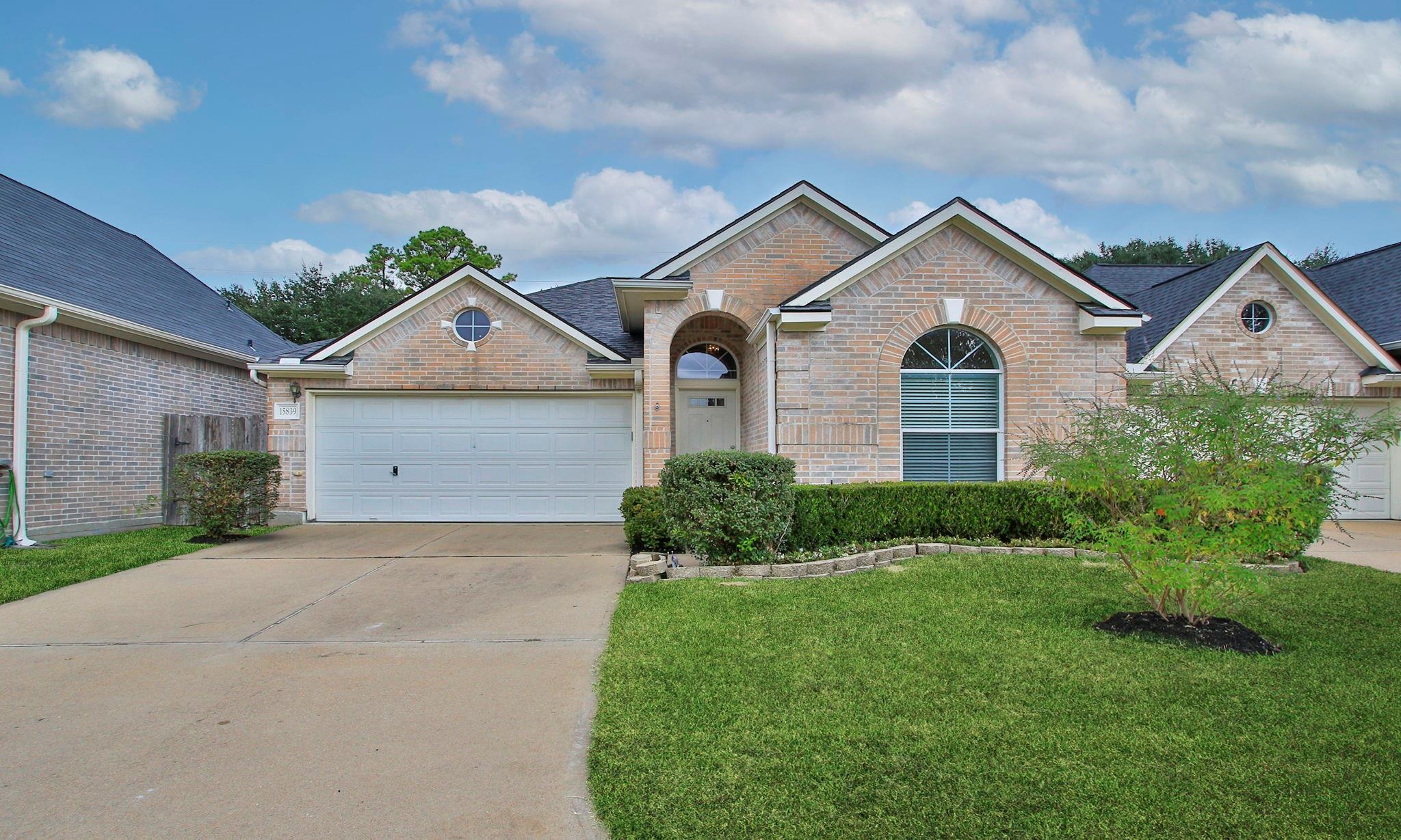 15839 Collinsville Drive — photo