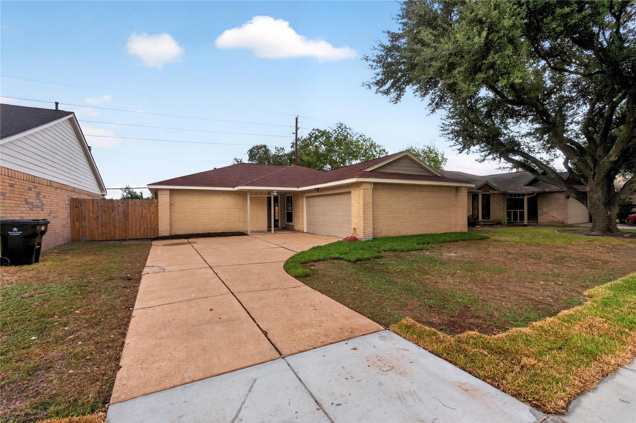 5526 Oak Falls Drive — photo