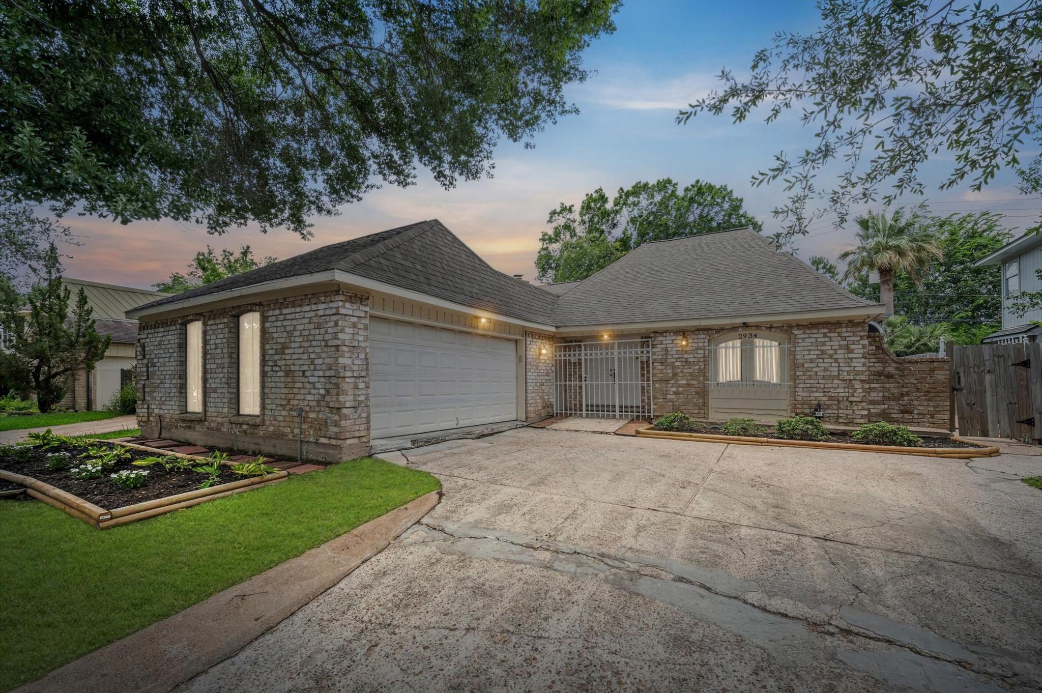 2934 Ashford Trail Drive — photo