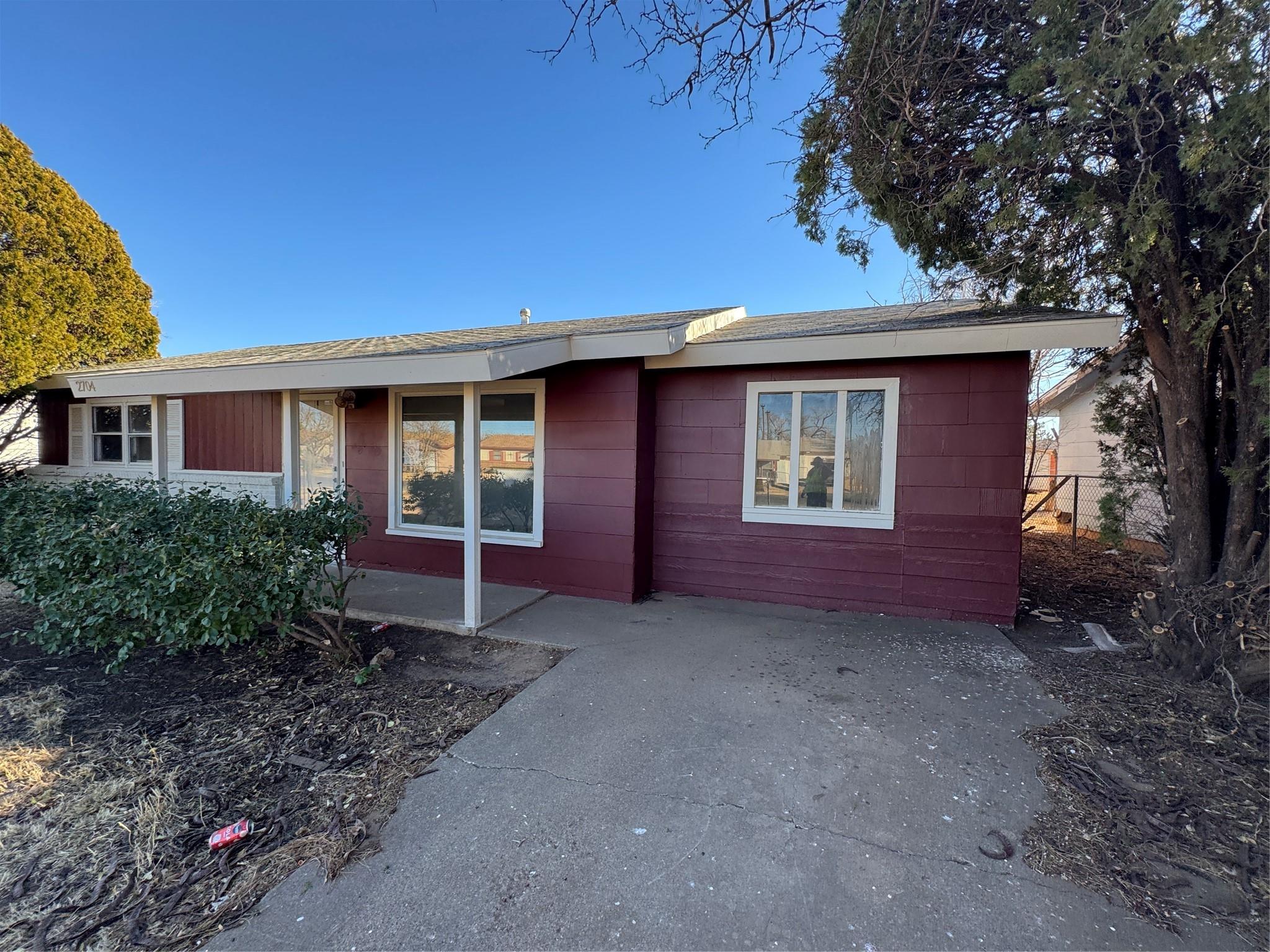 2704 E Colgate Street — photo