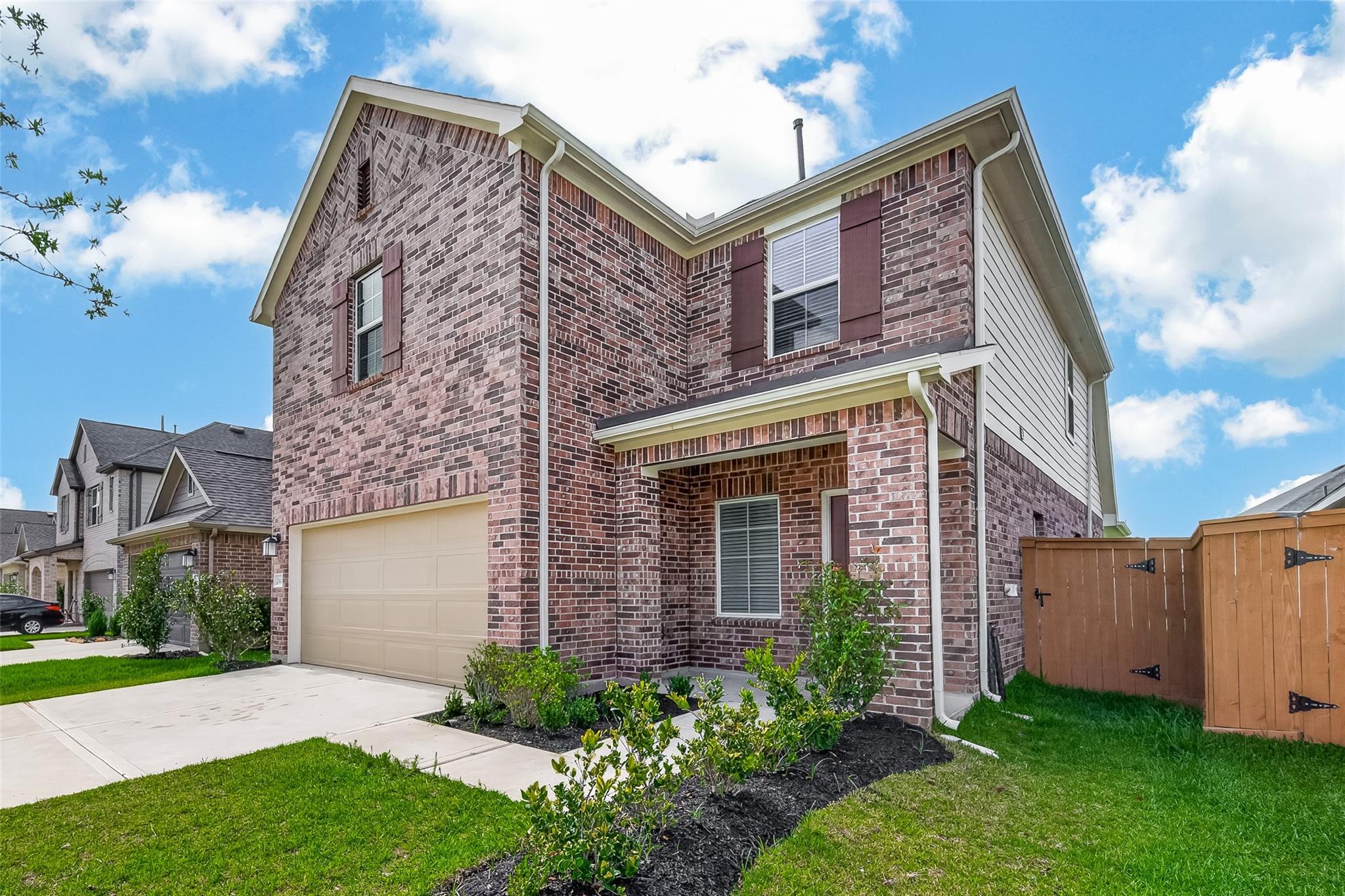 21630 Wave Hollow Drive — photo