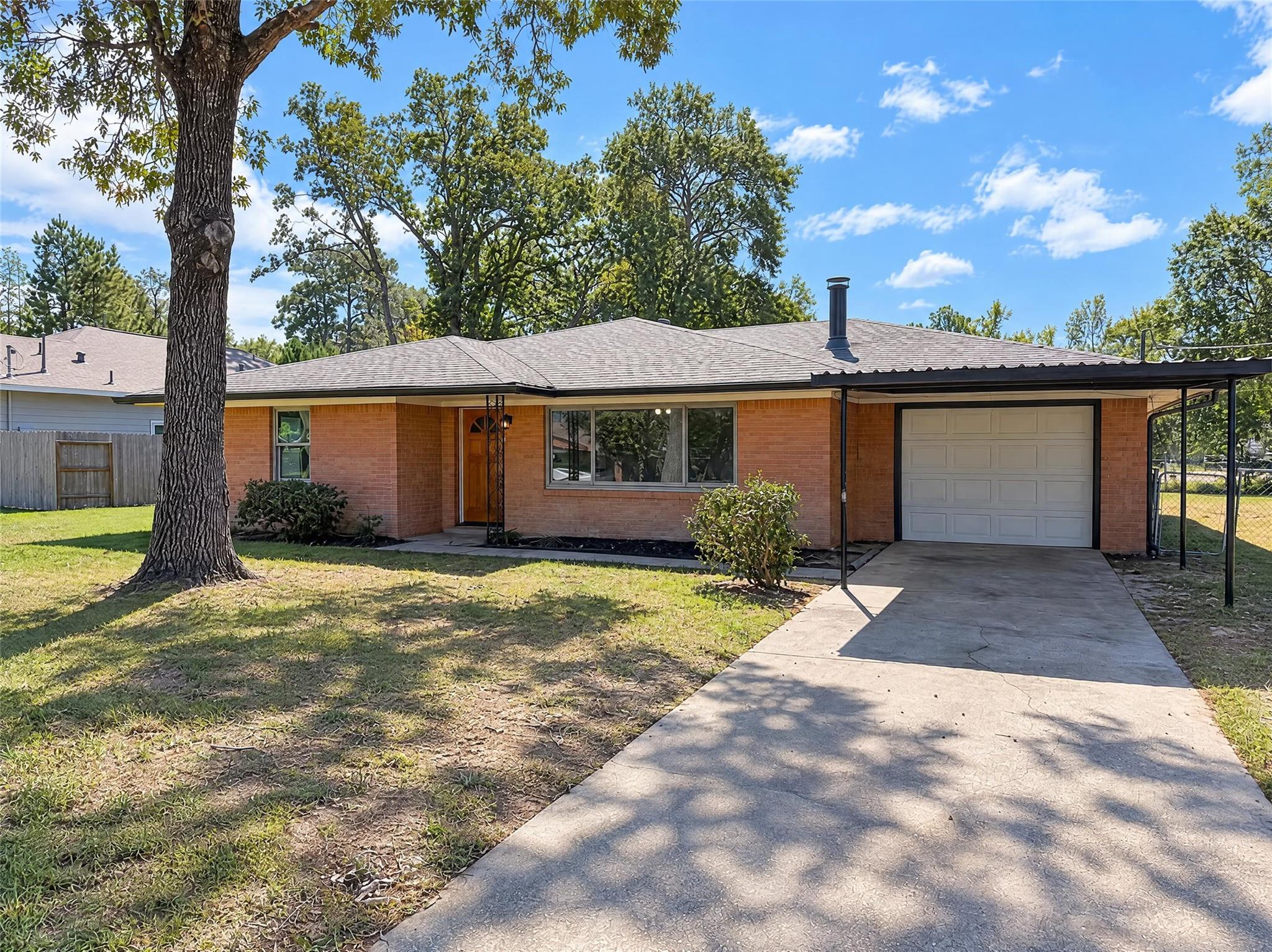 304 Helen Street — photo