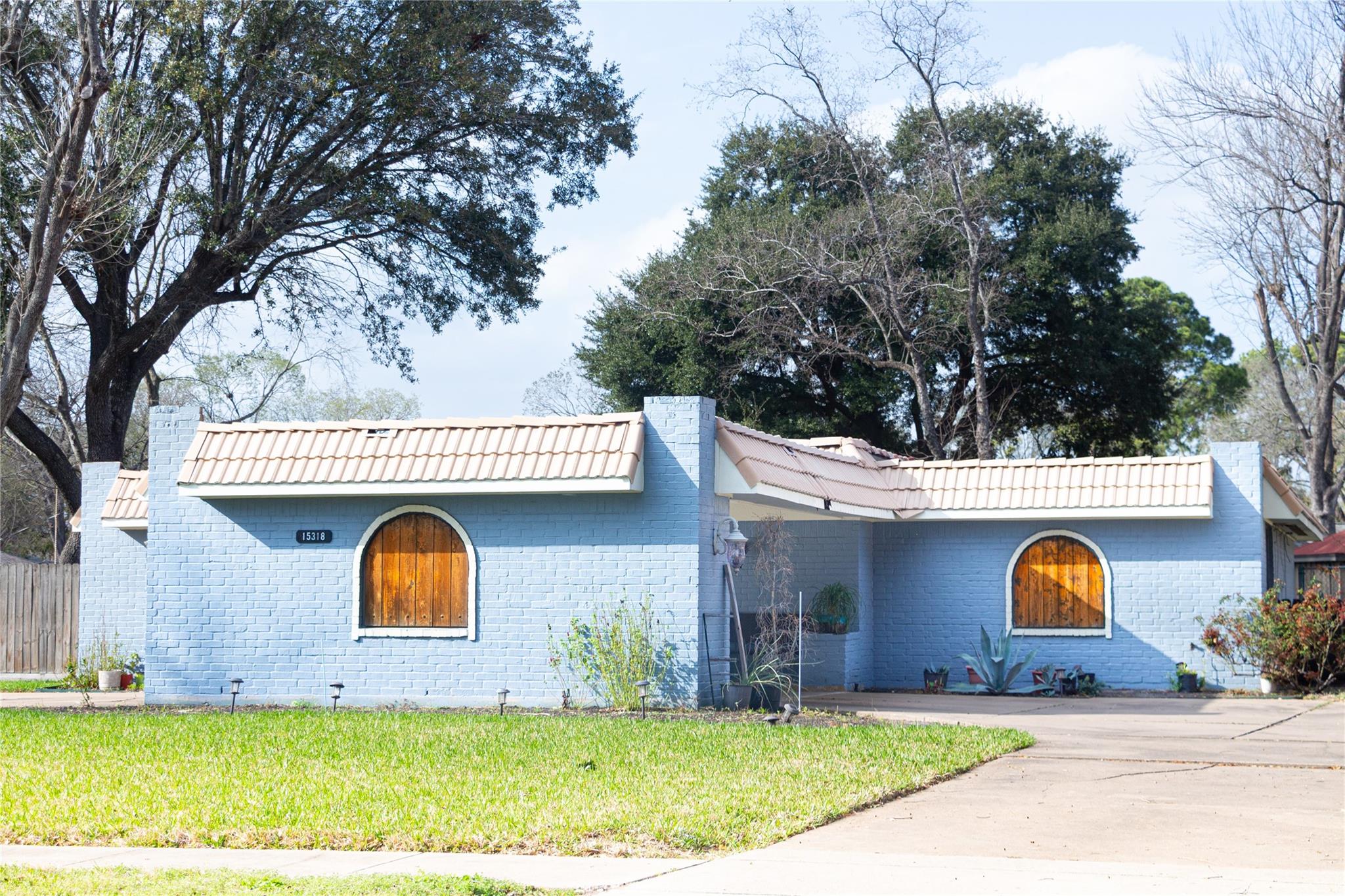 15318 Leeds Lane — photo