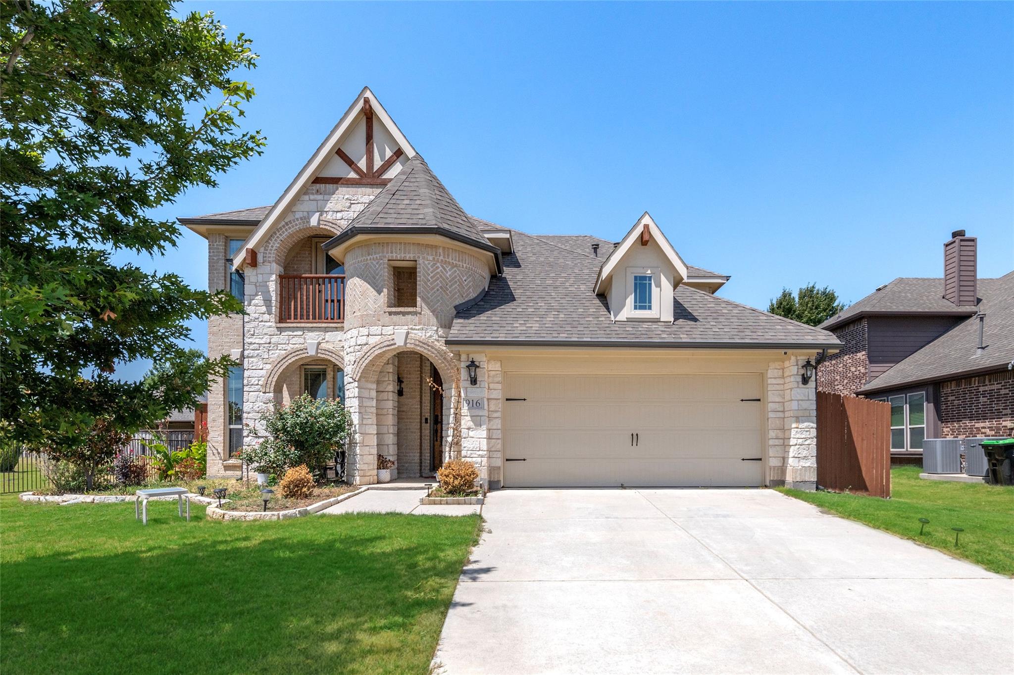 916 Marion Farm Rd — photo
