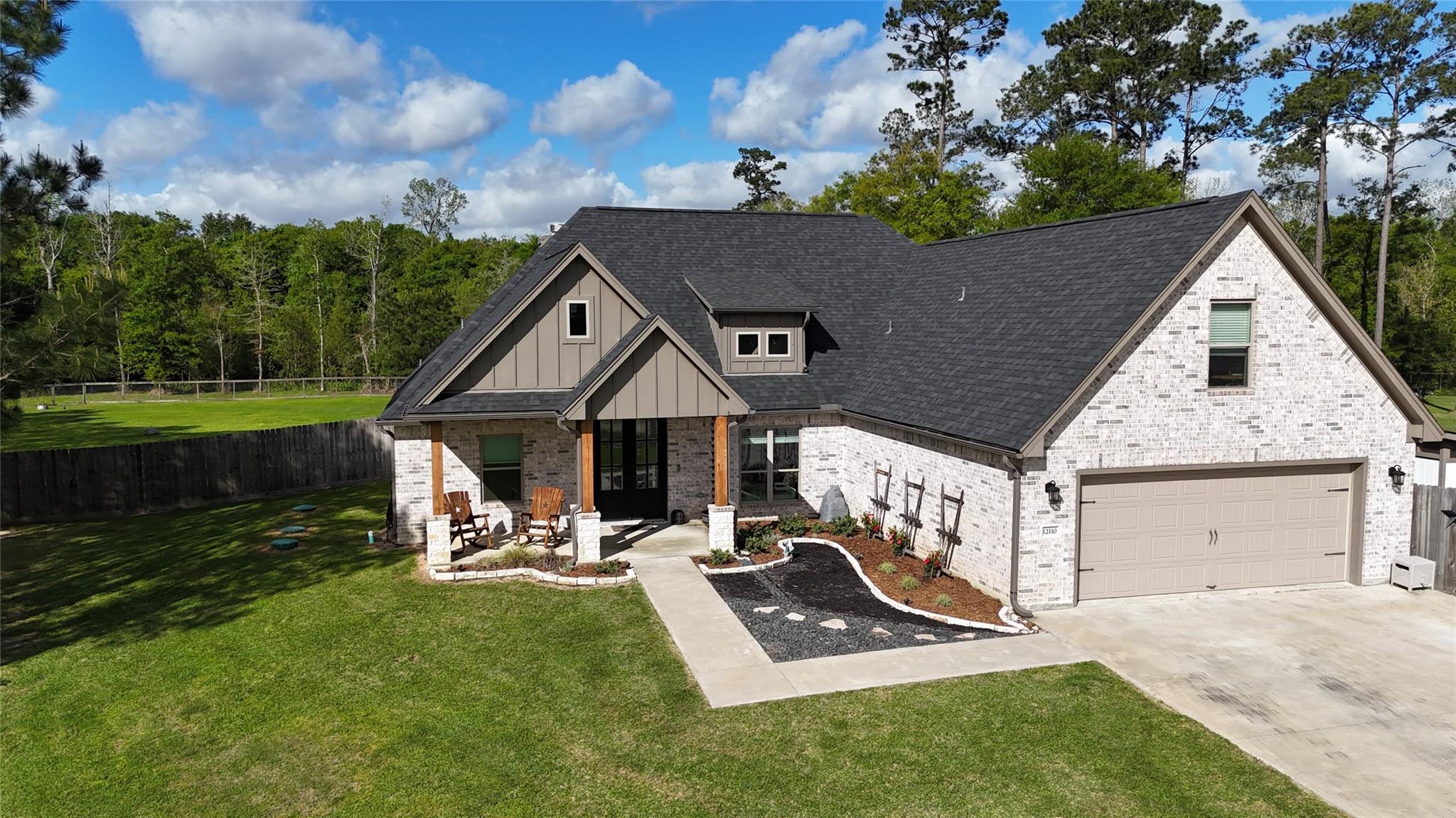 12110 Woodland Drive — photo